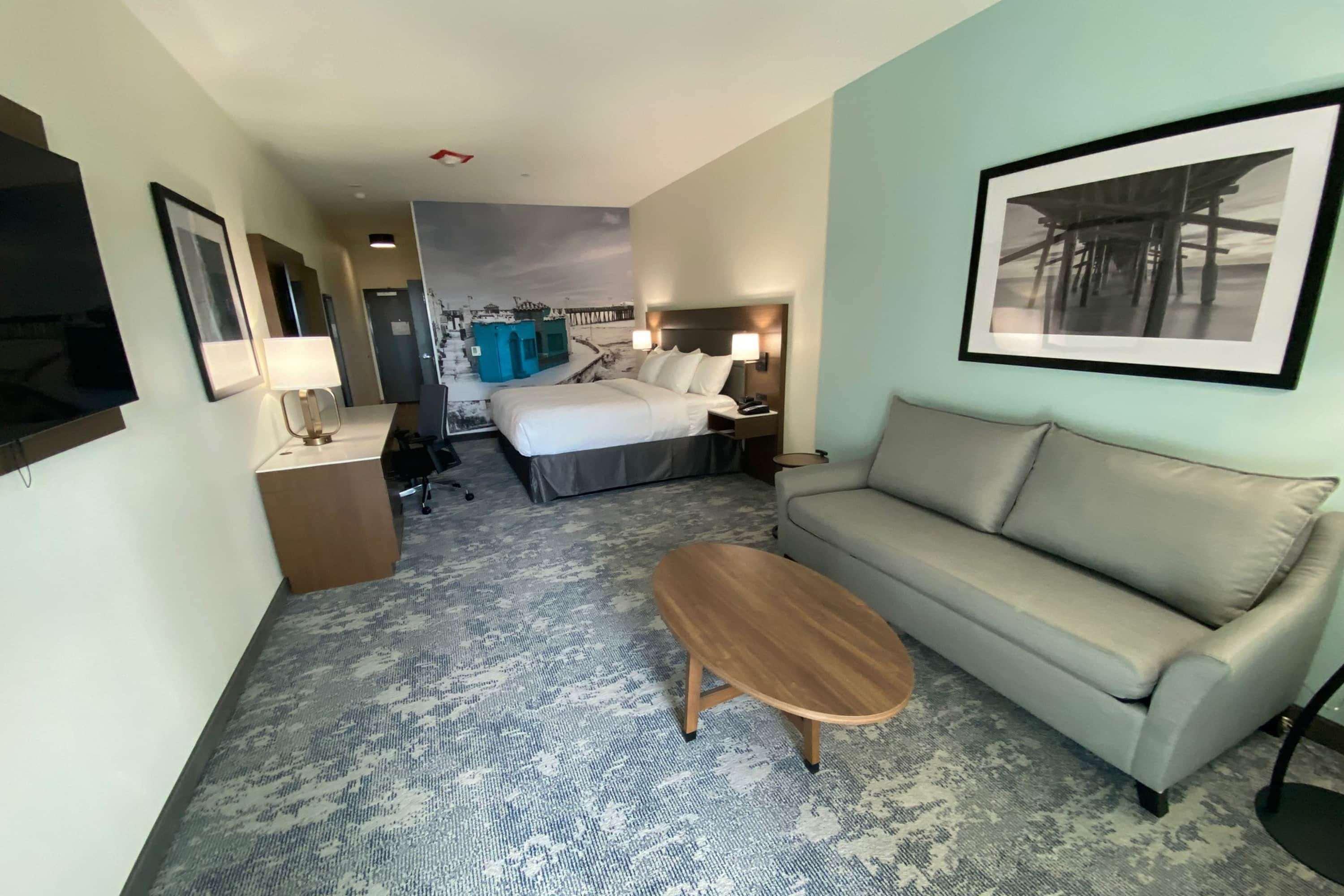 Room Partial Ocean View King Bed