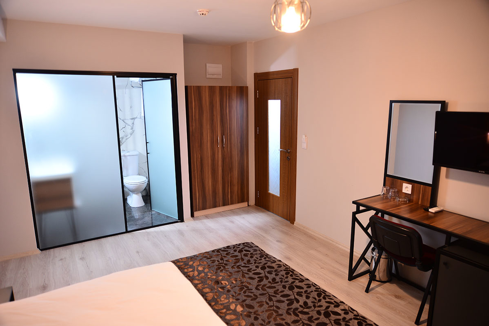 Double Queen Size Bed