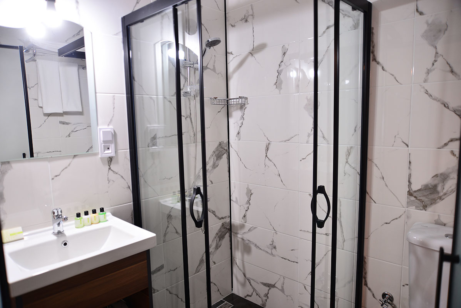 Double Queen Size Bed