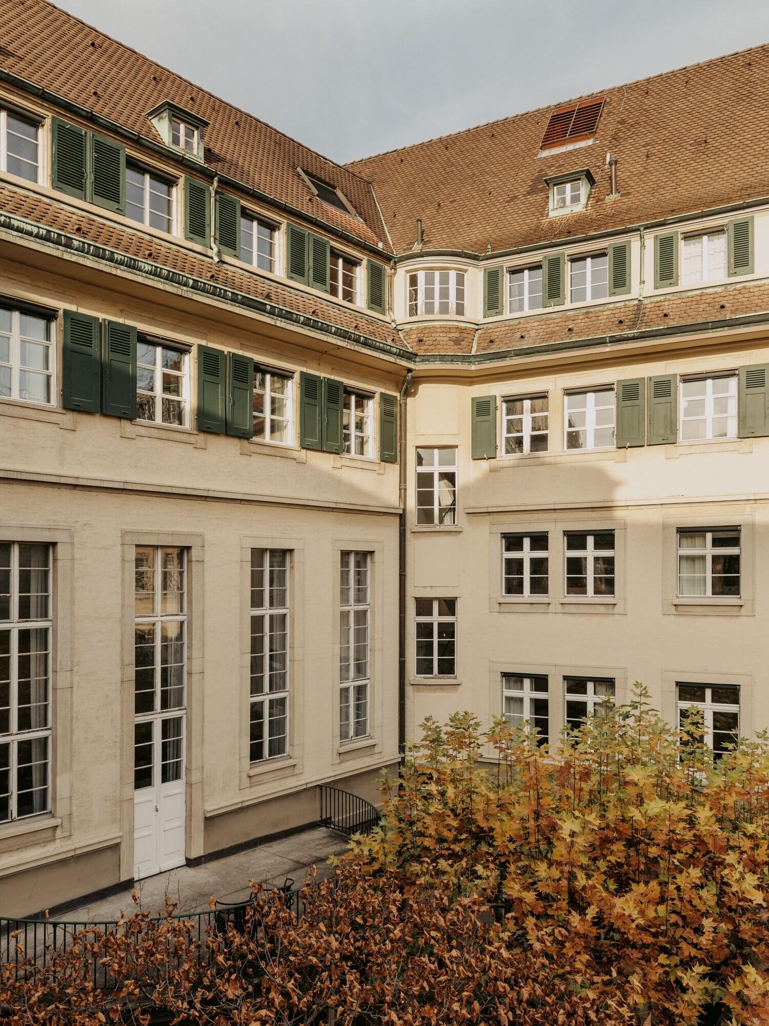 Double Queen Size Bed