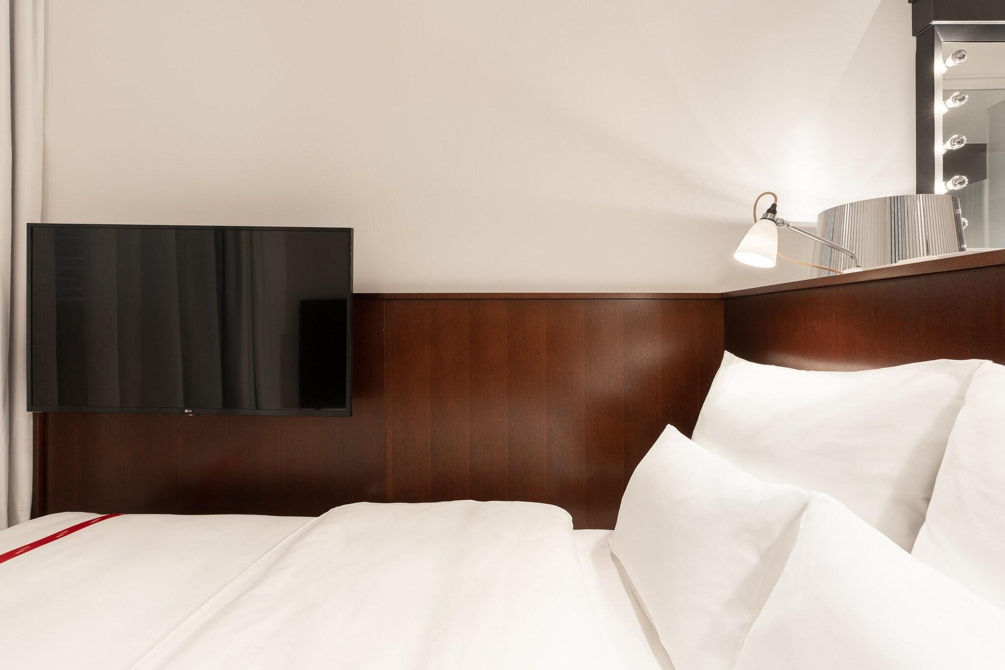 Double Queen Size Bed