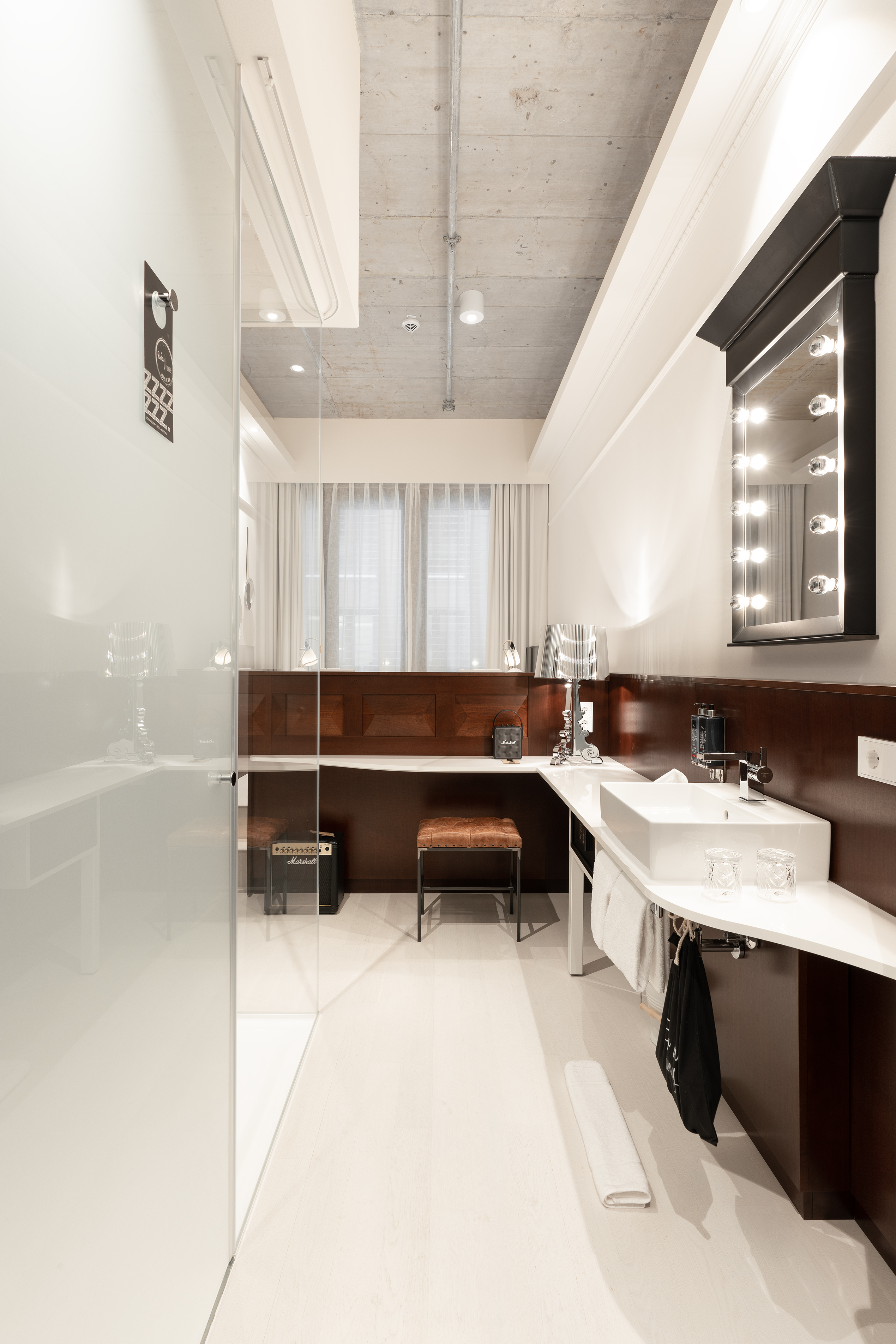 Double Queen Size Bed