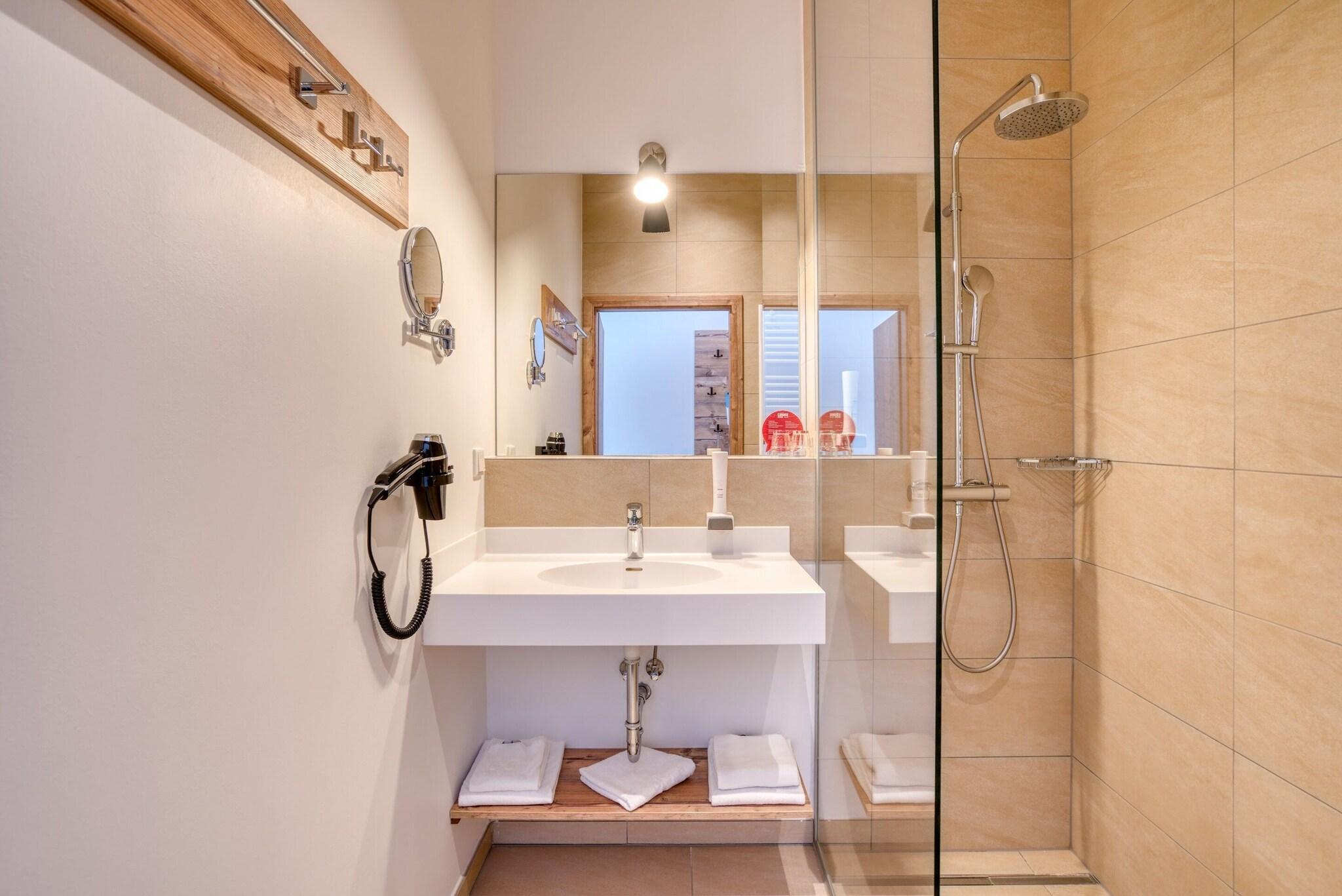 Double or Twin Standard