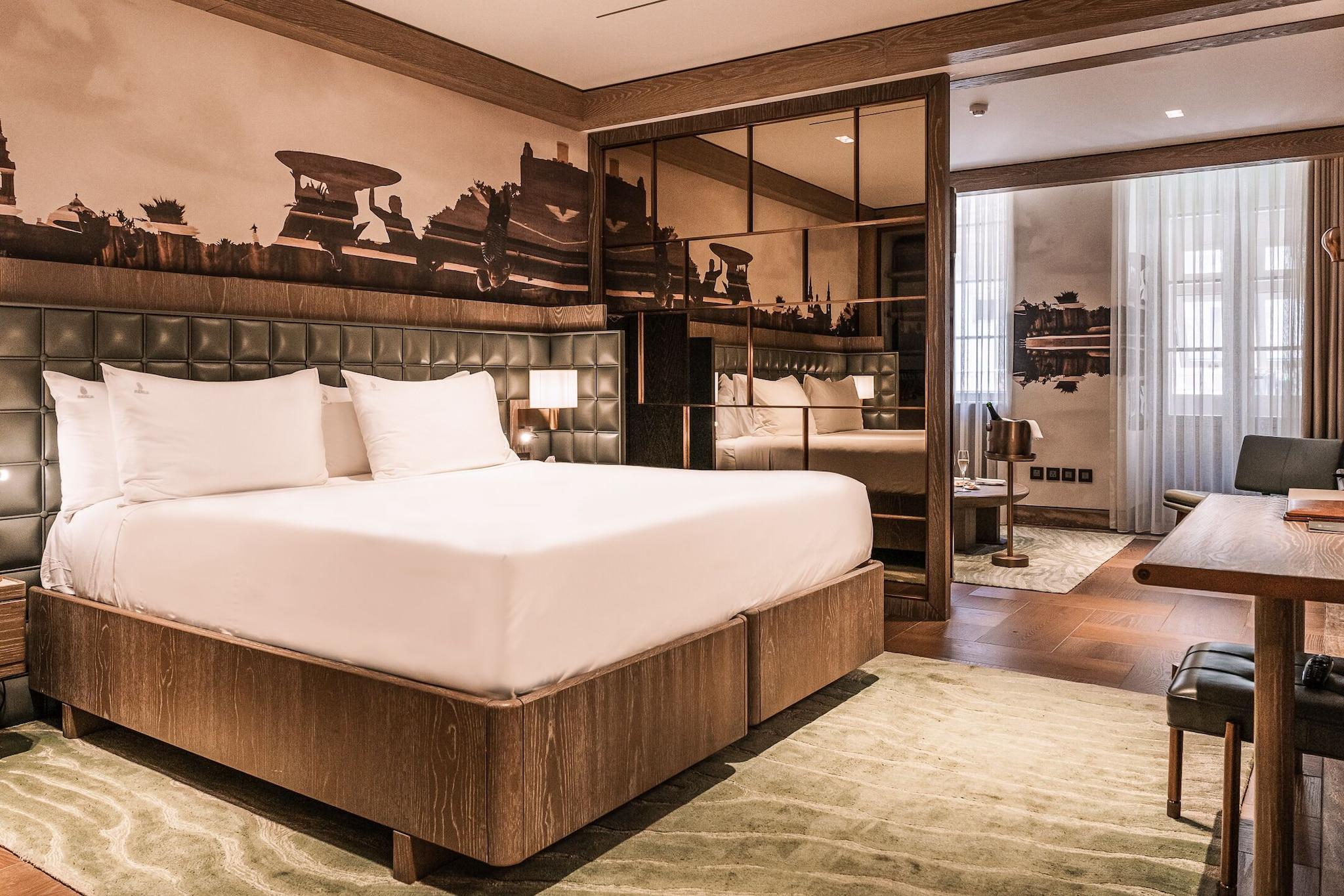 Suite City View King Bed