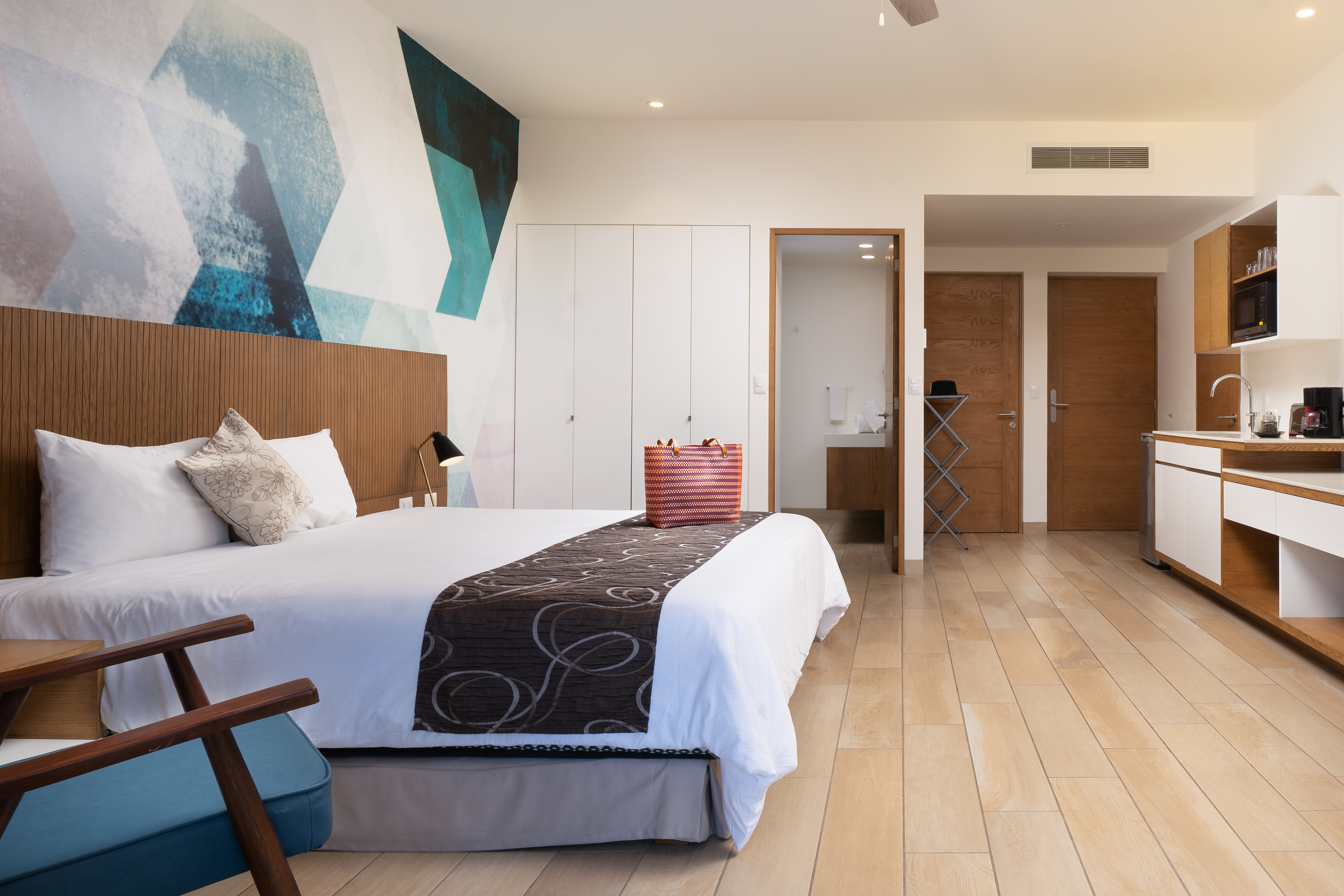 Studio King Size Bed