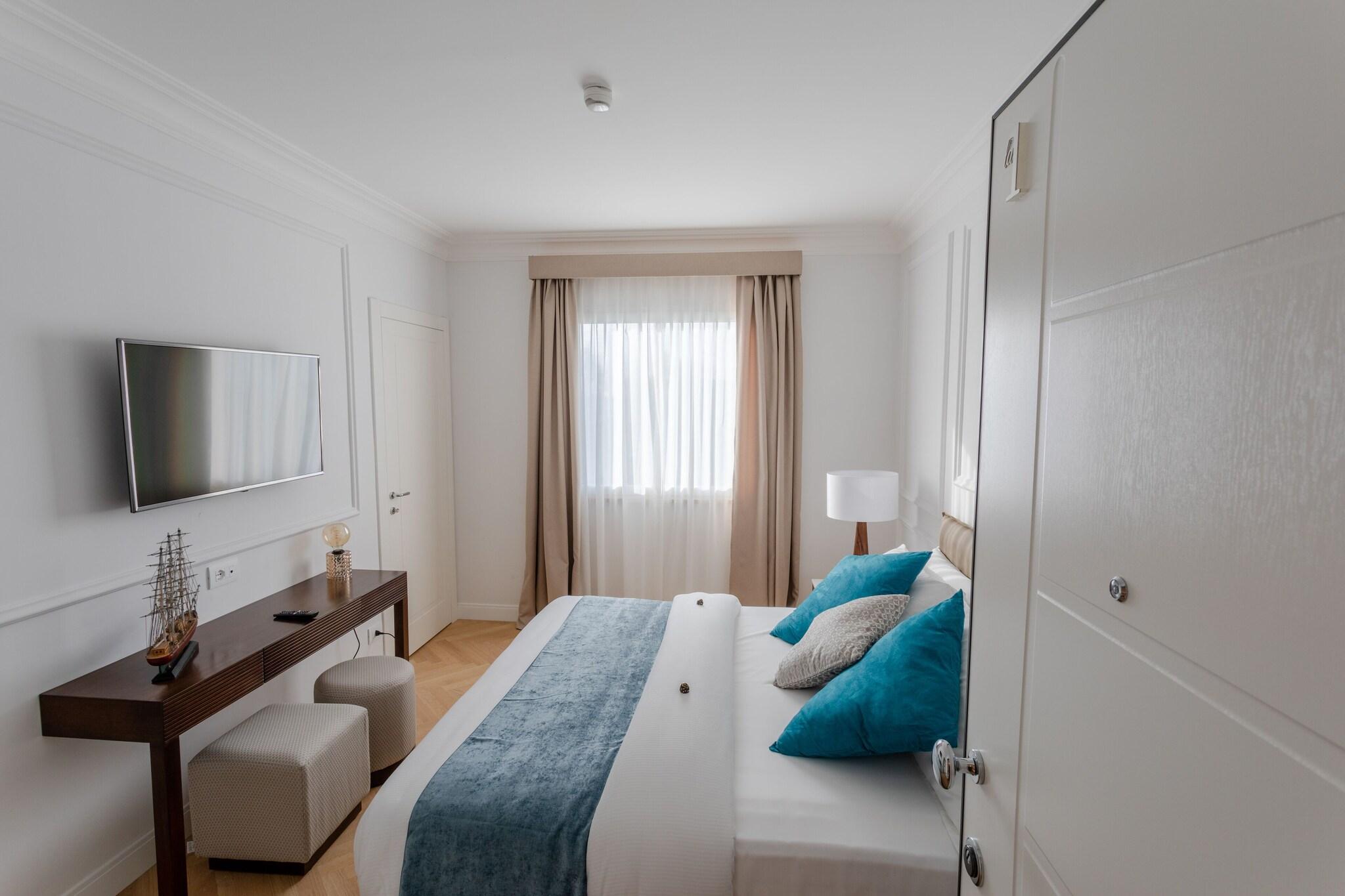 Double King Size Bed