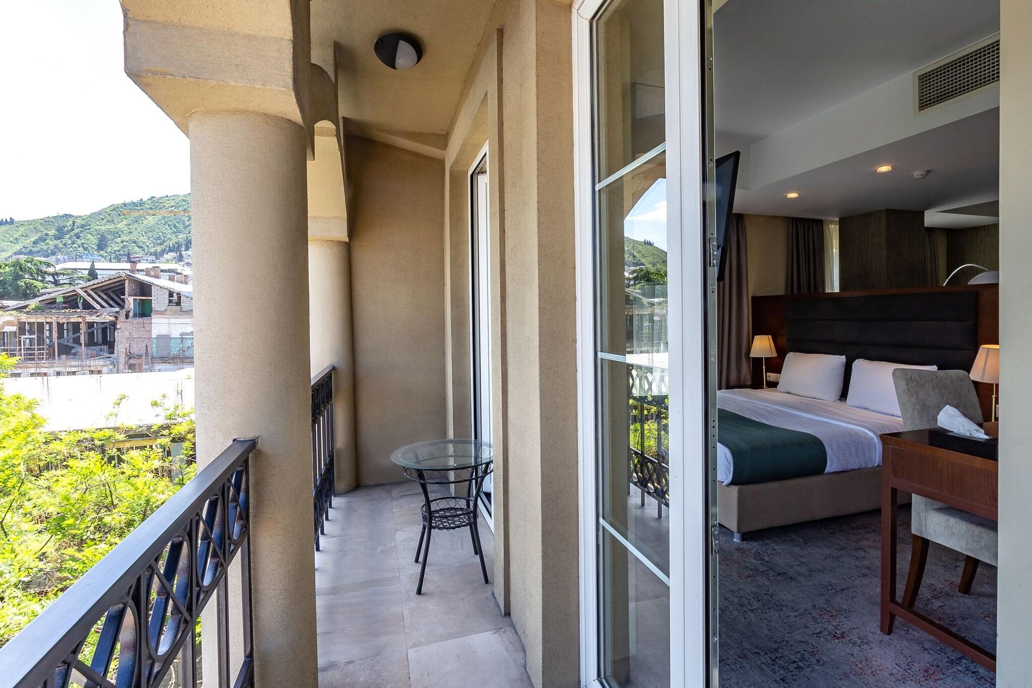 Double or Twin Superior King Bed