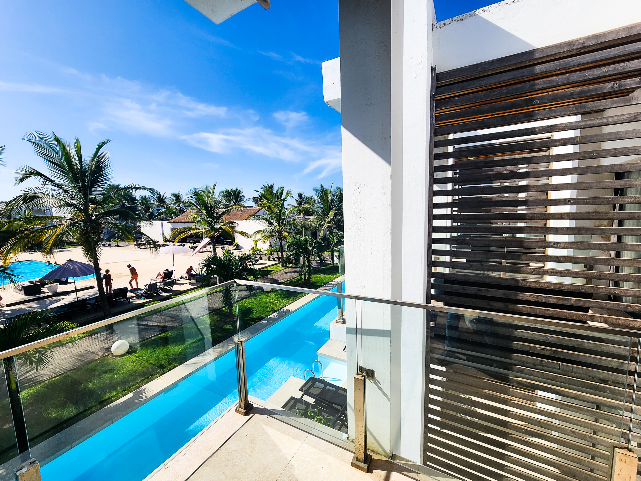 Double Pool View King Bed