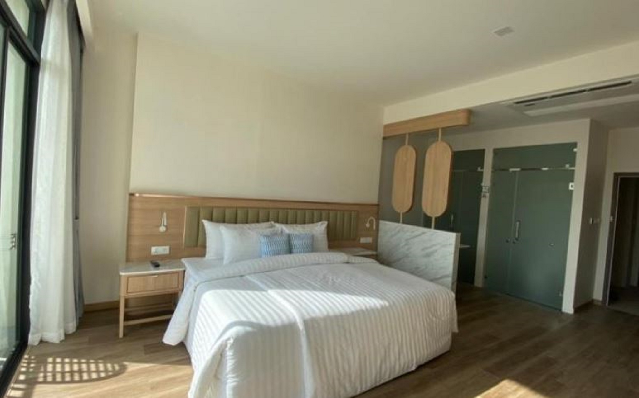 Double or Twin Deluxe