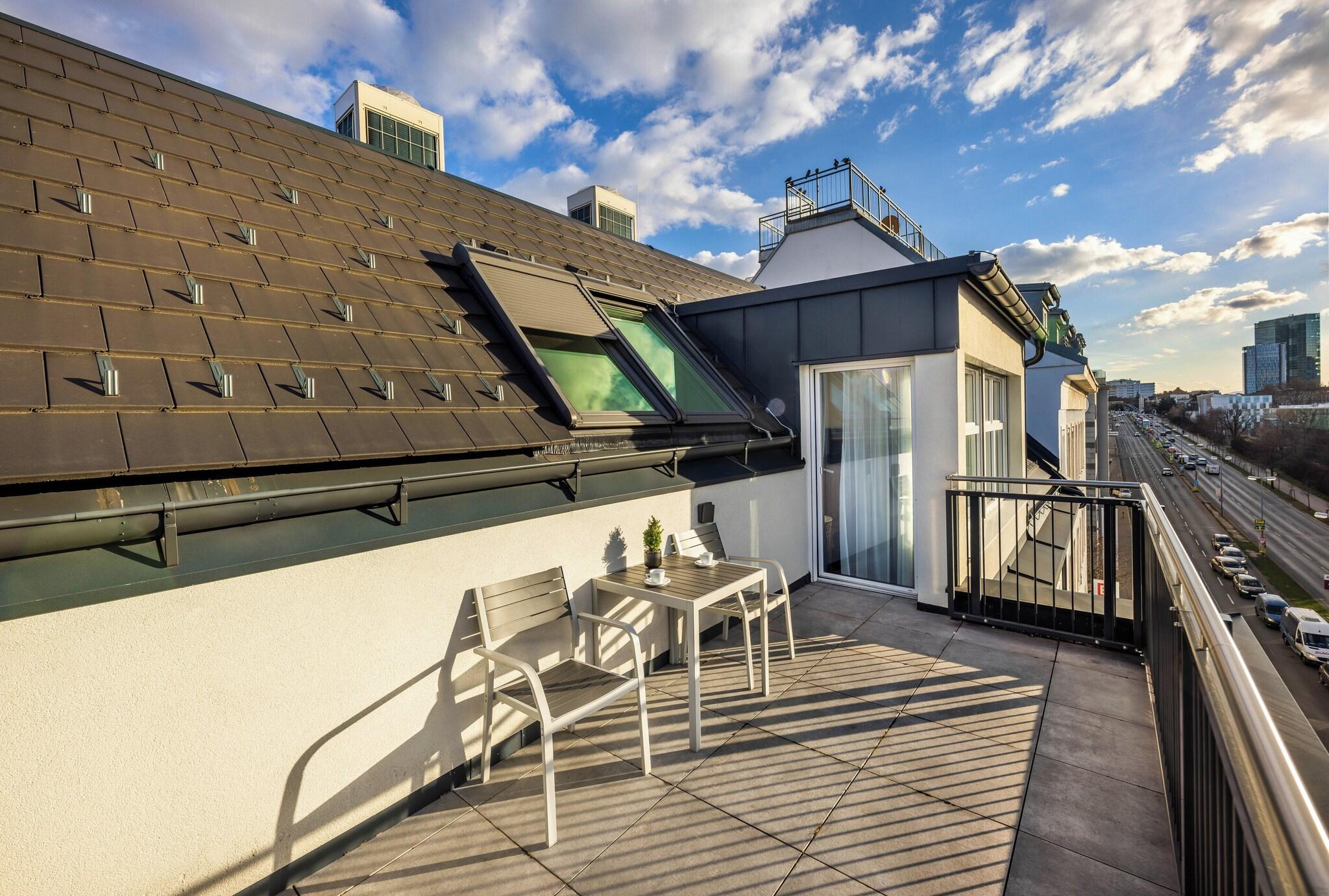 Apartment Queen Size Bed