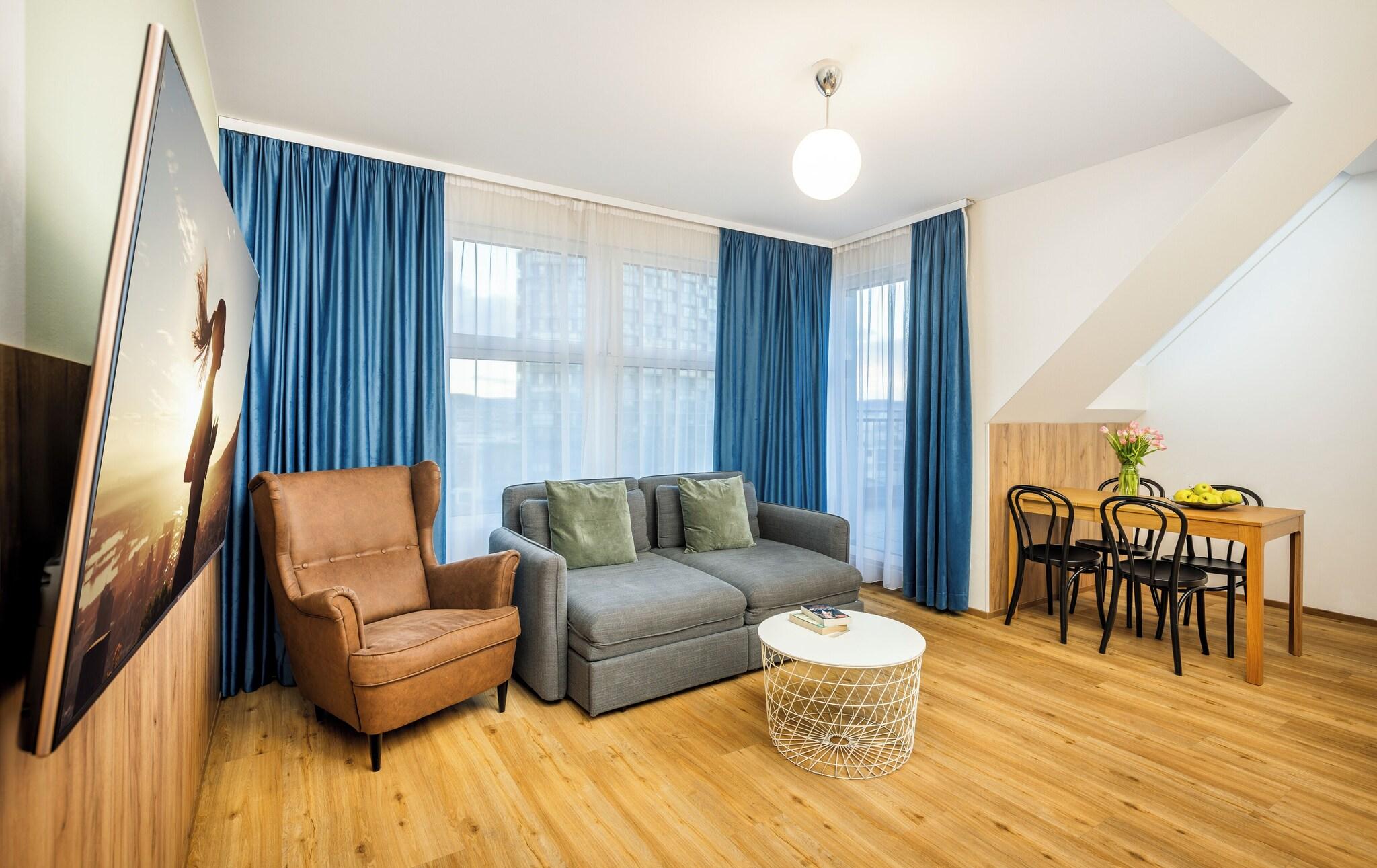 Apartment Queen Size Bed