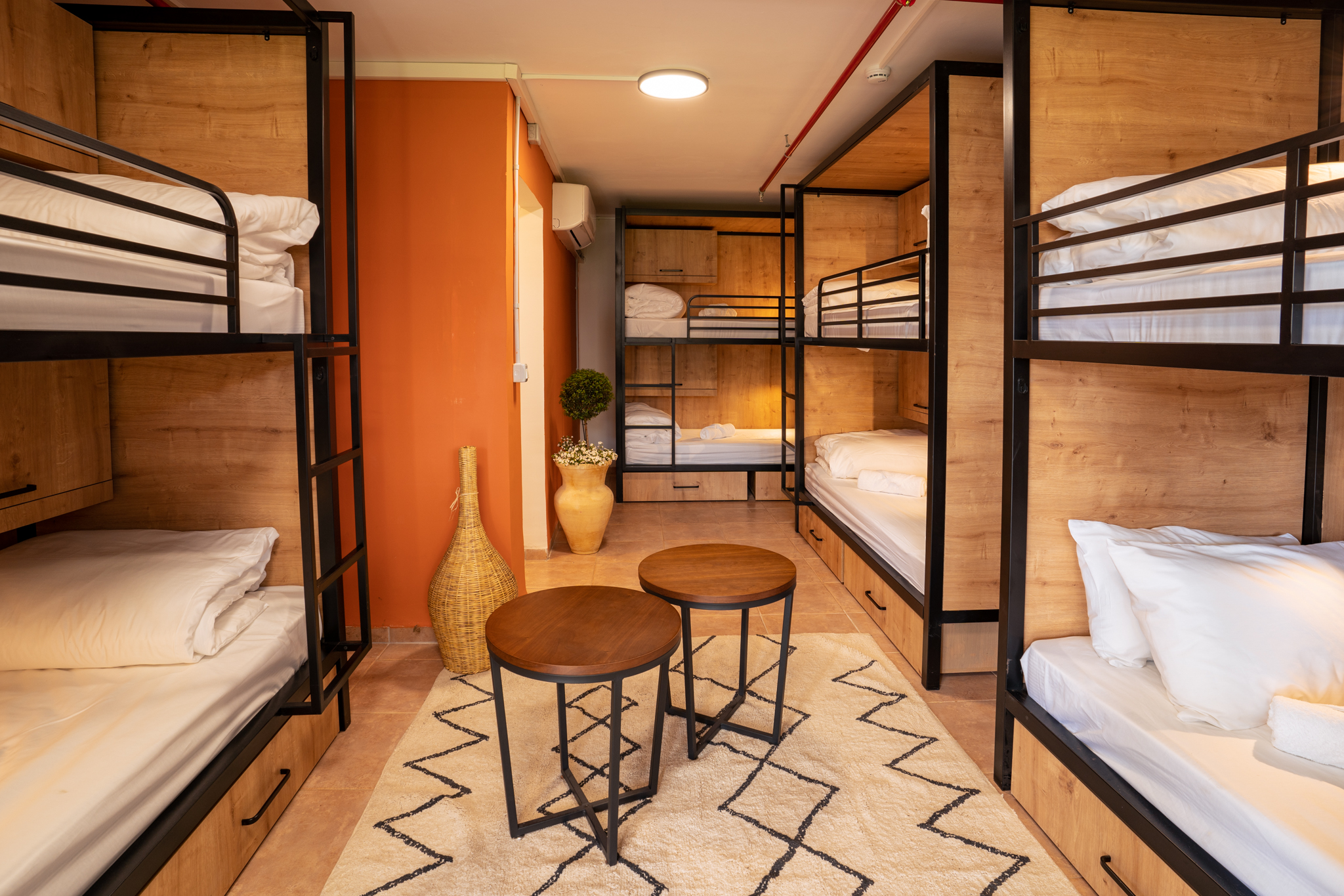 Bed in Dormitory Capacity 8 with Shared Bathroom