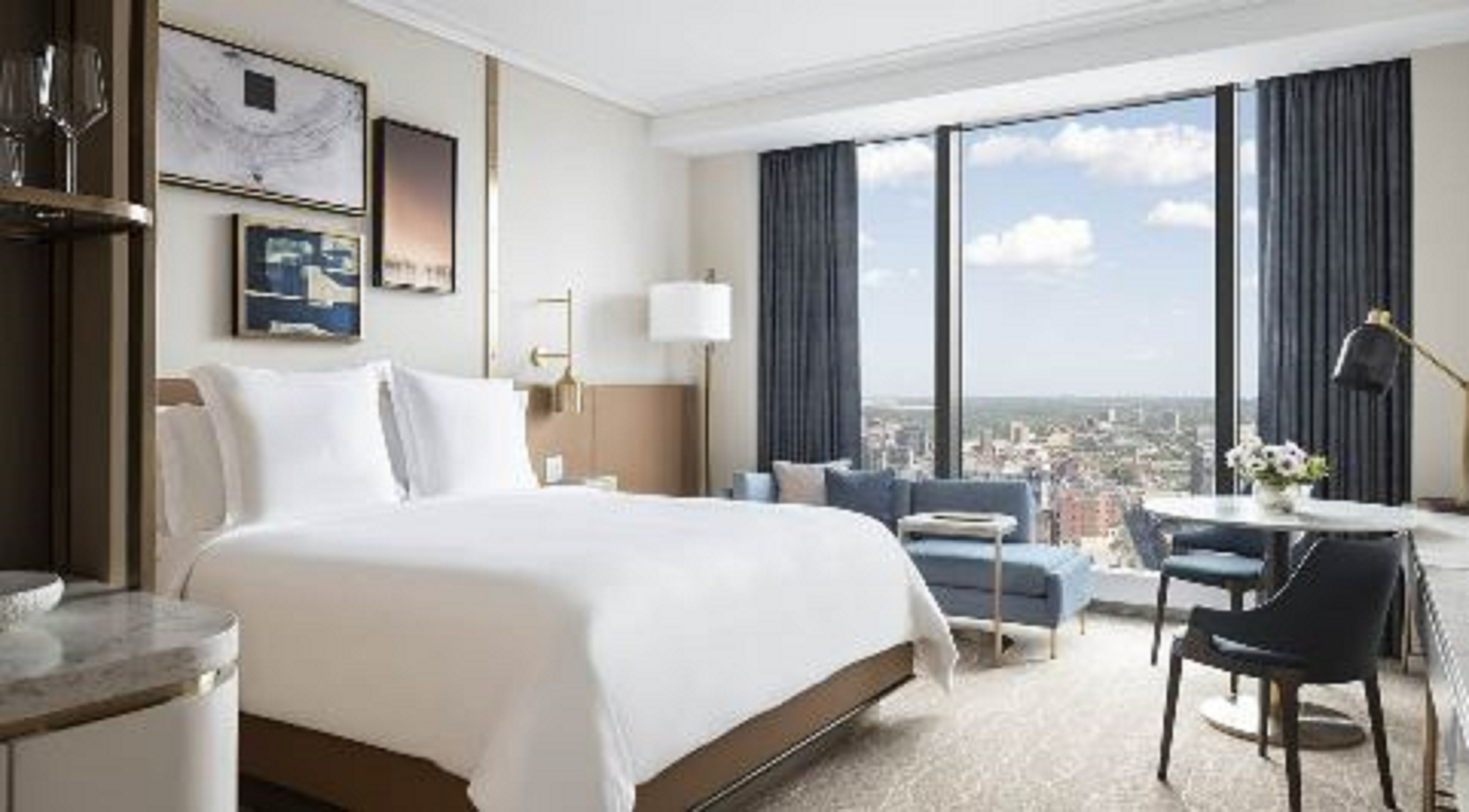 Room Accessible King Size Bed