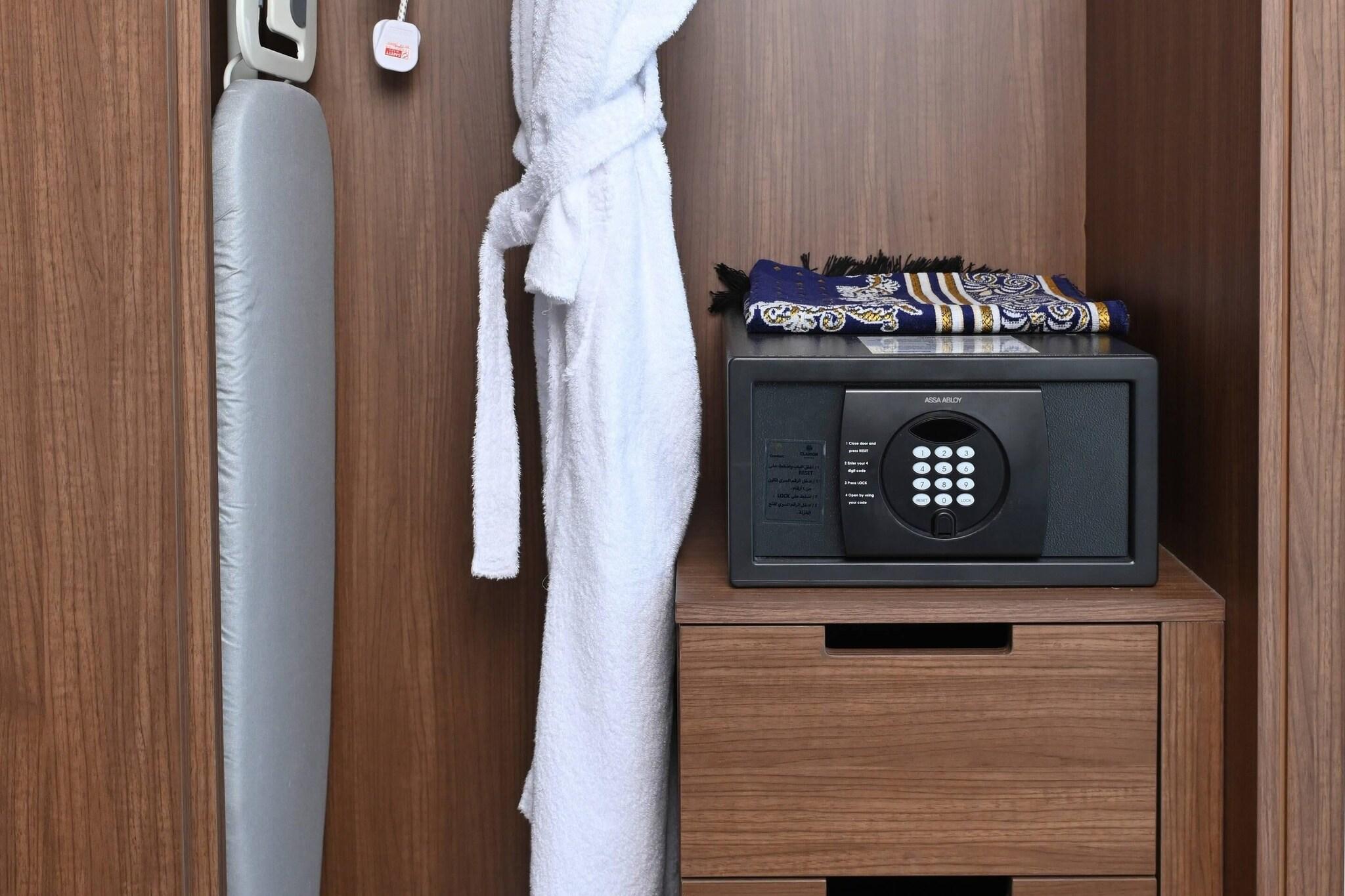 Twin Deluxe King Bed