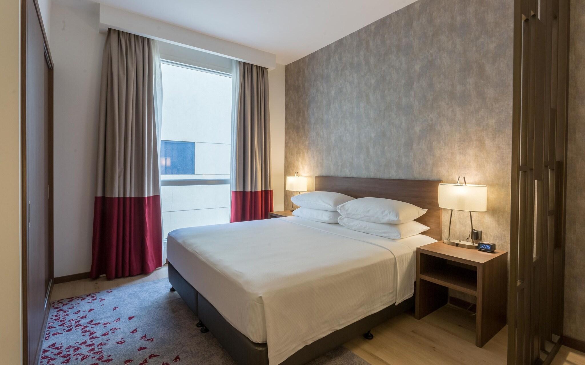 Twin Deluxe King Bed