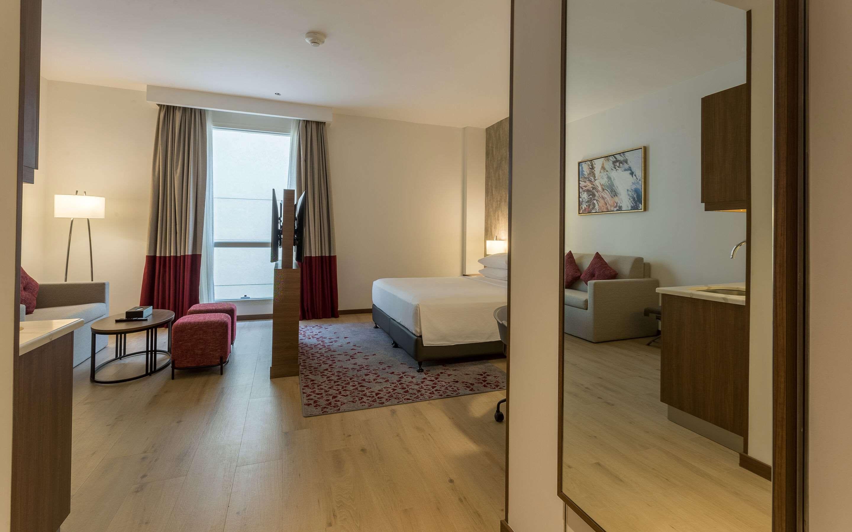 Suite Accessible King Size Bed