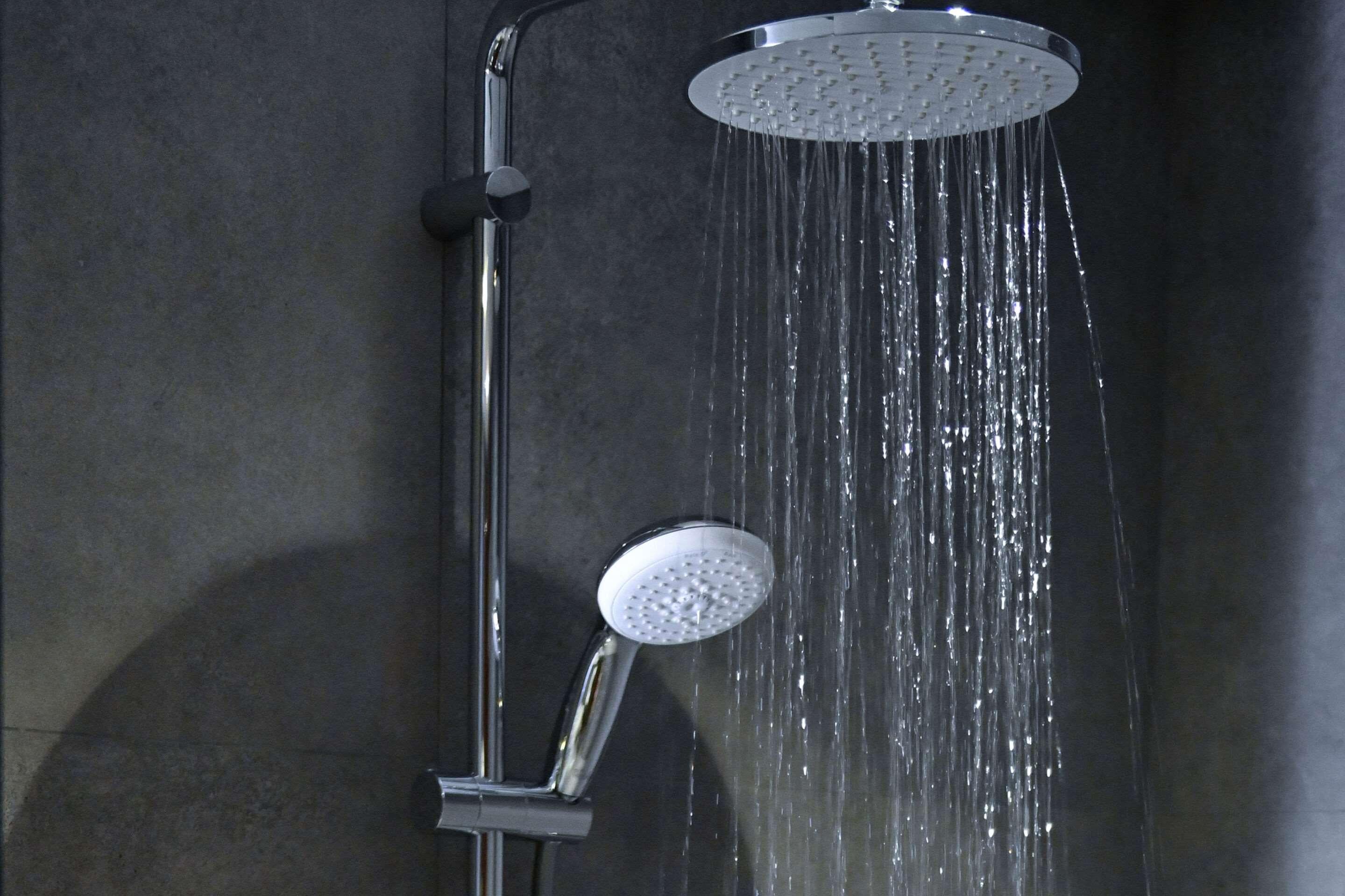 Suite Accessible King Size Bed