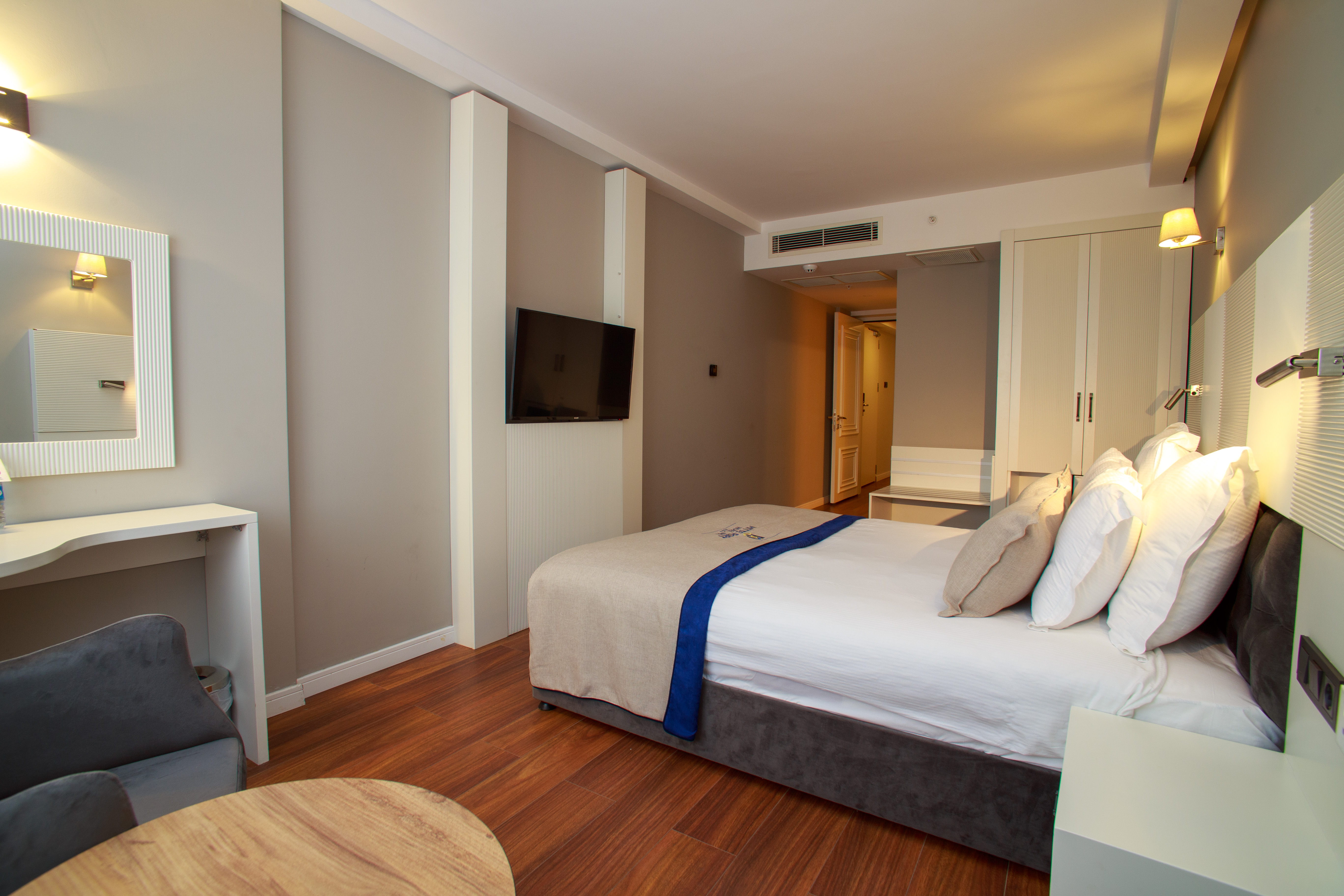 Family Room Capacity 3