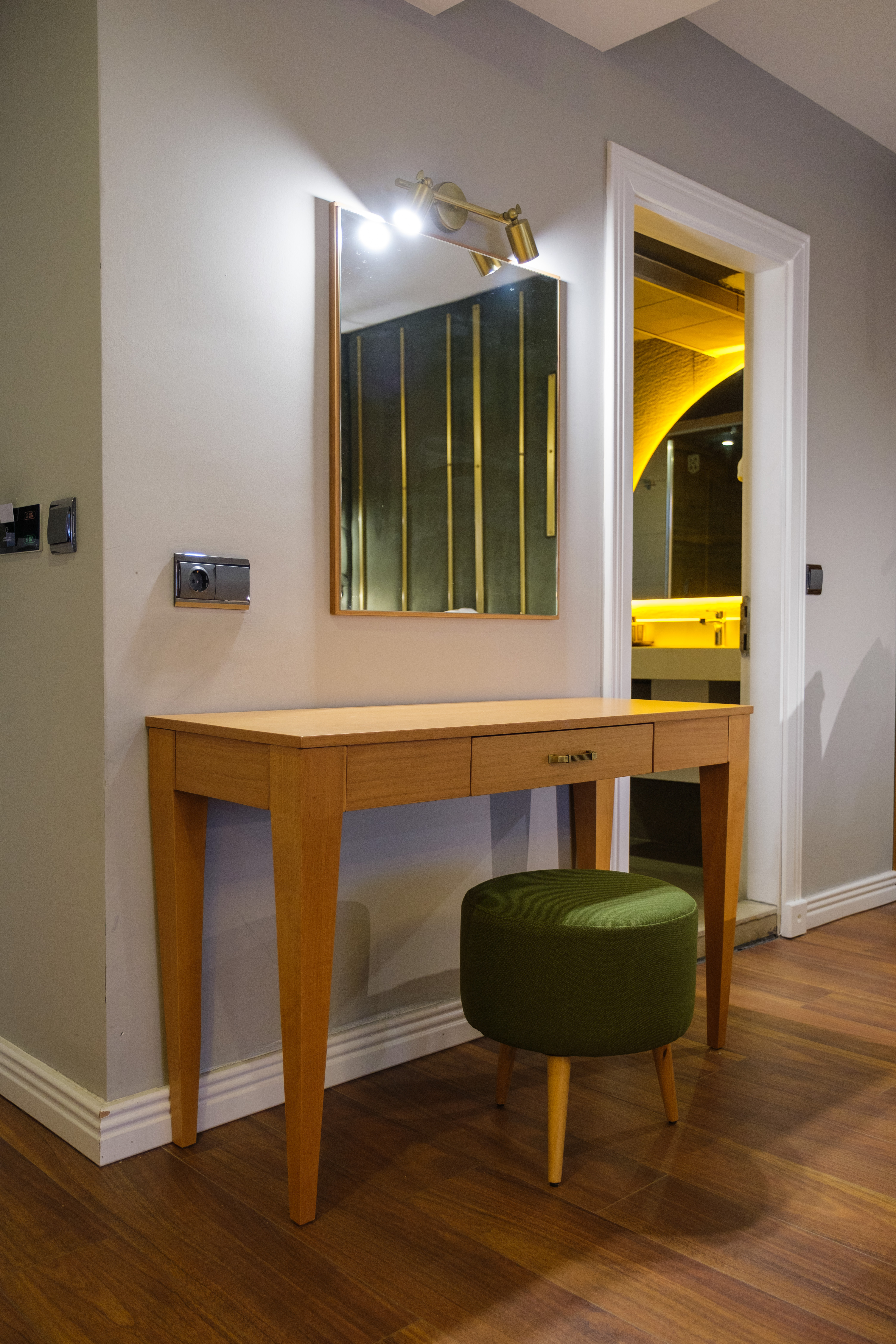 Double Classic King Bed