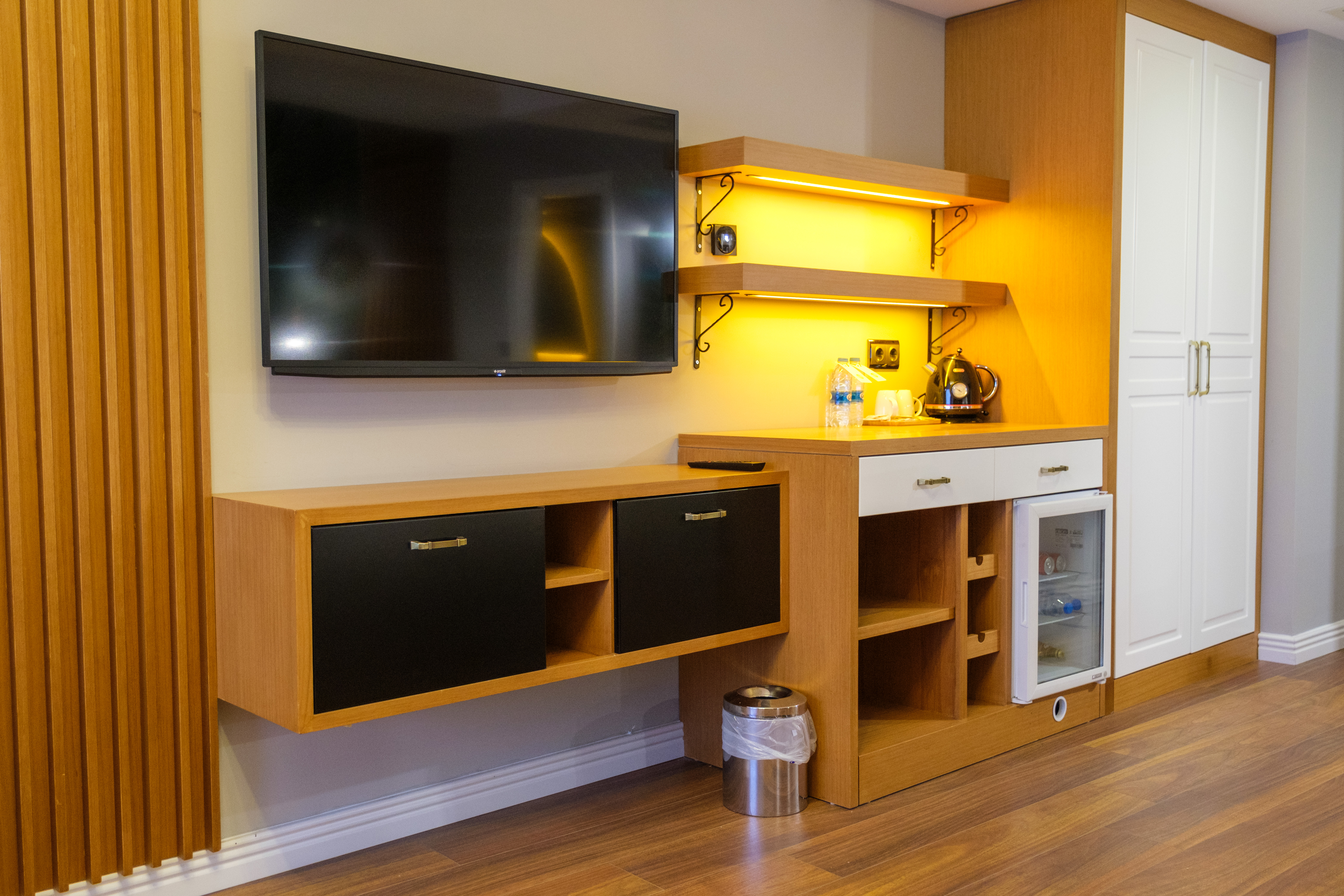 Double Classic King Bed