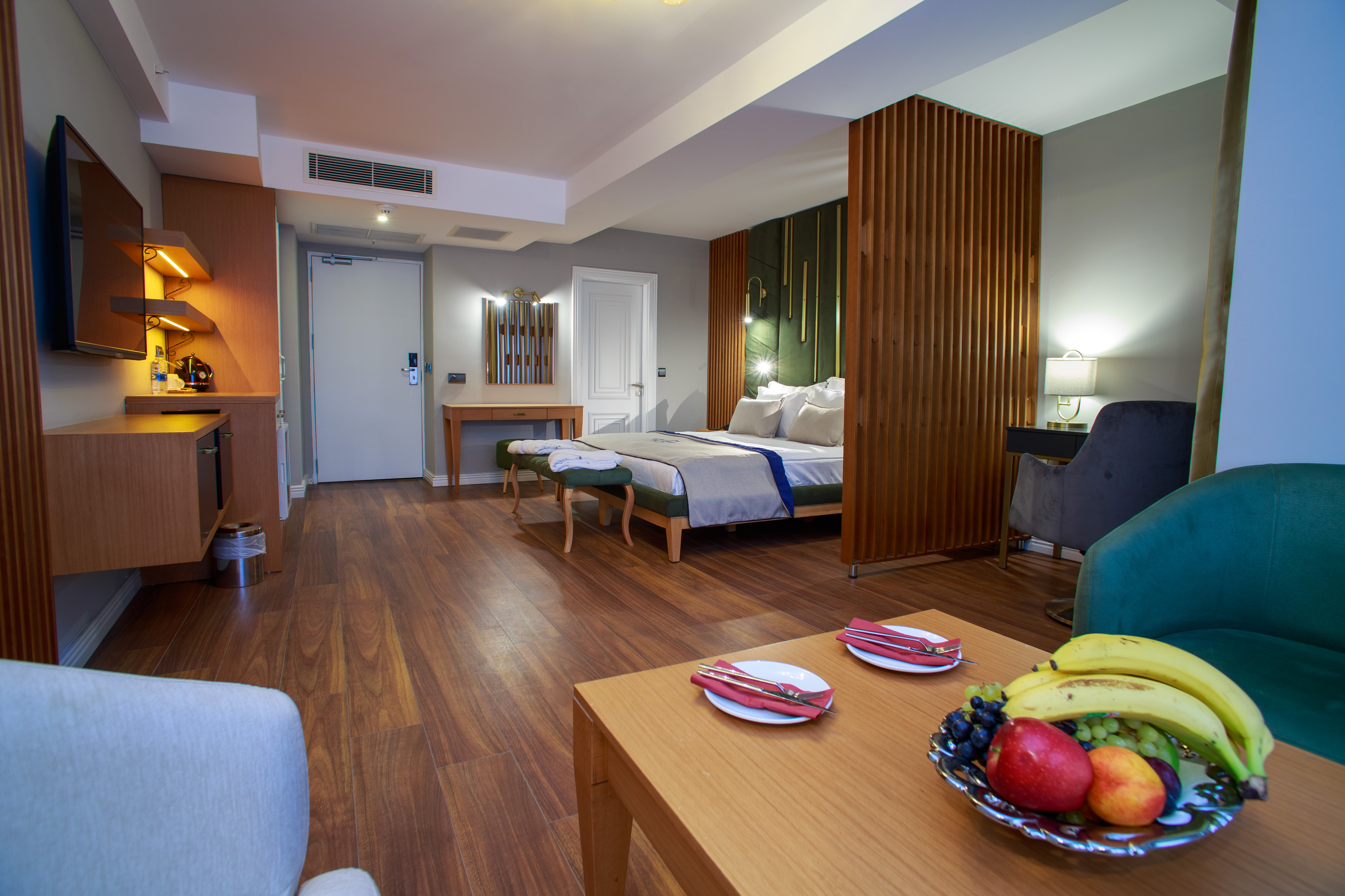 Double Classic King Bed