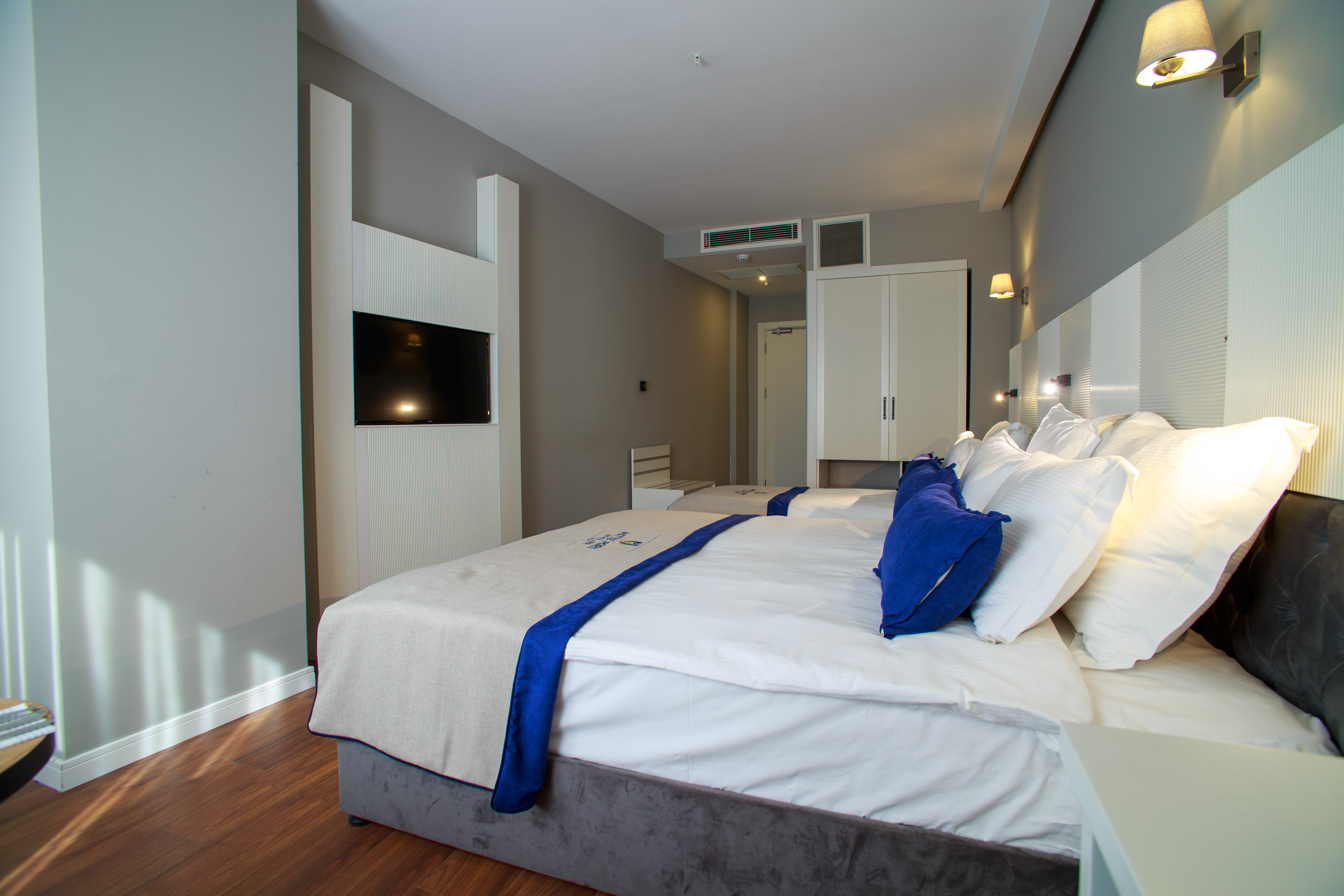 Double Deluxe Two Beds