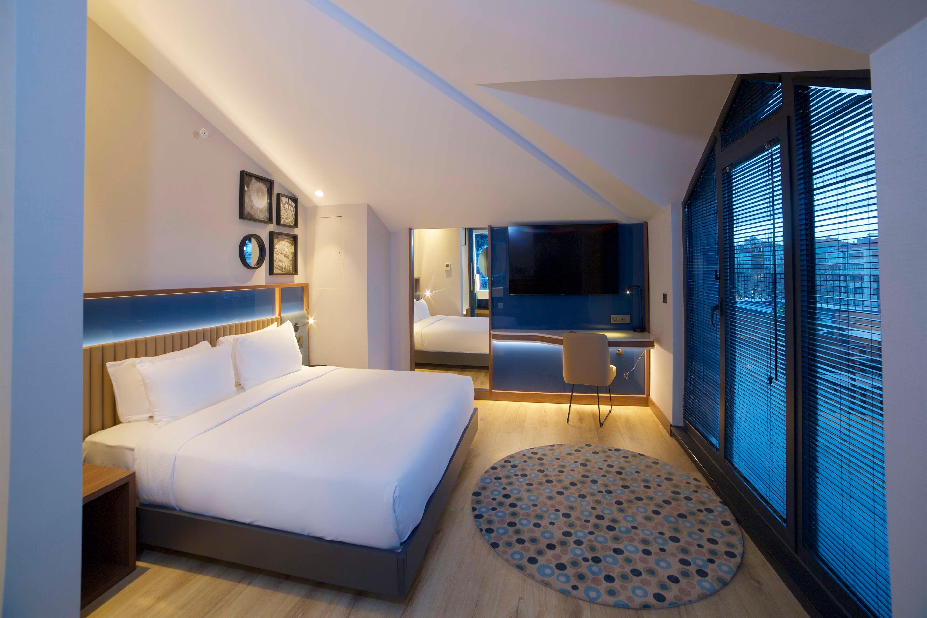 Double King Size Bed