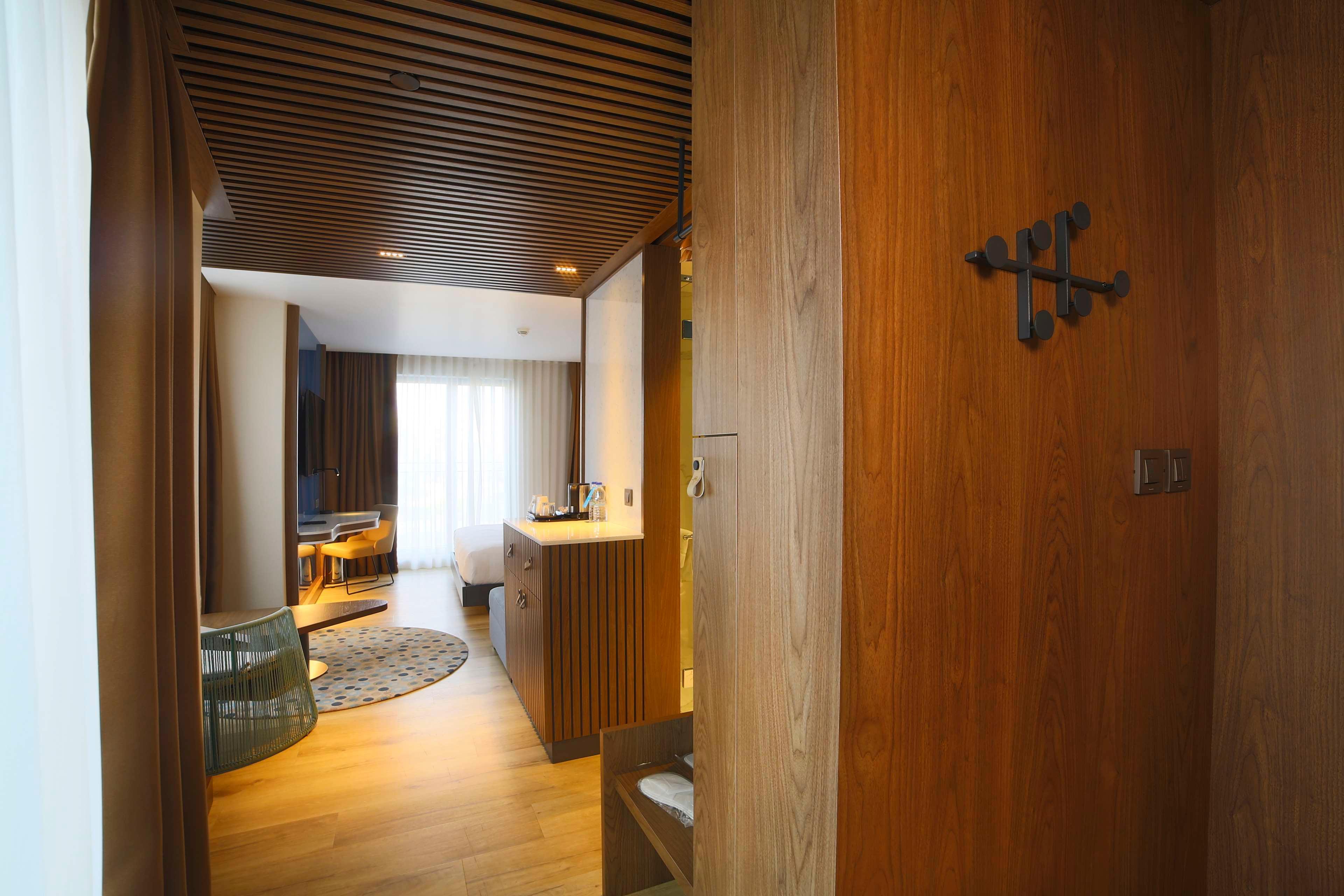 Double Accessible-queen Size Bed