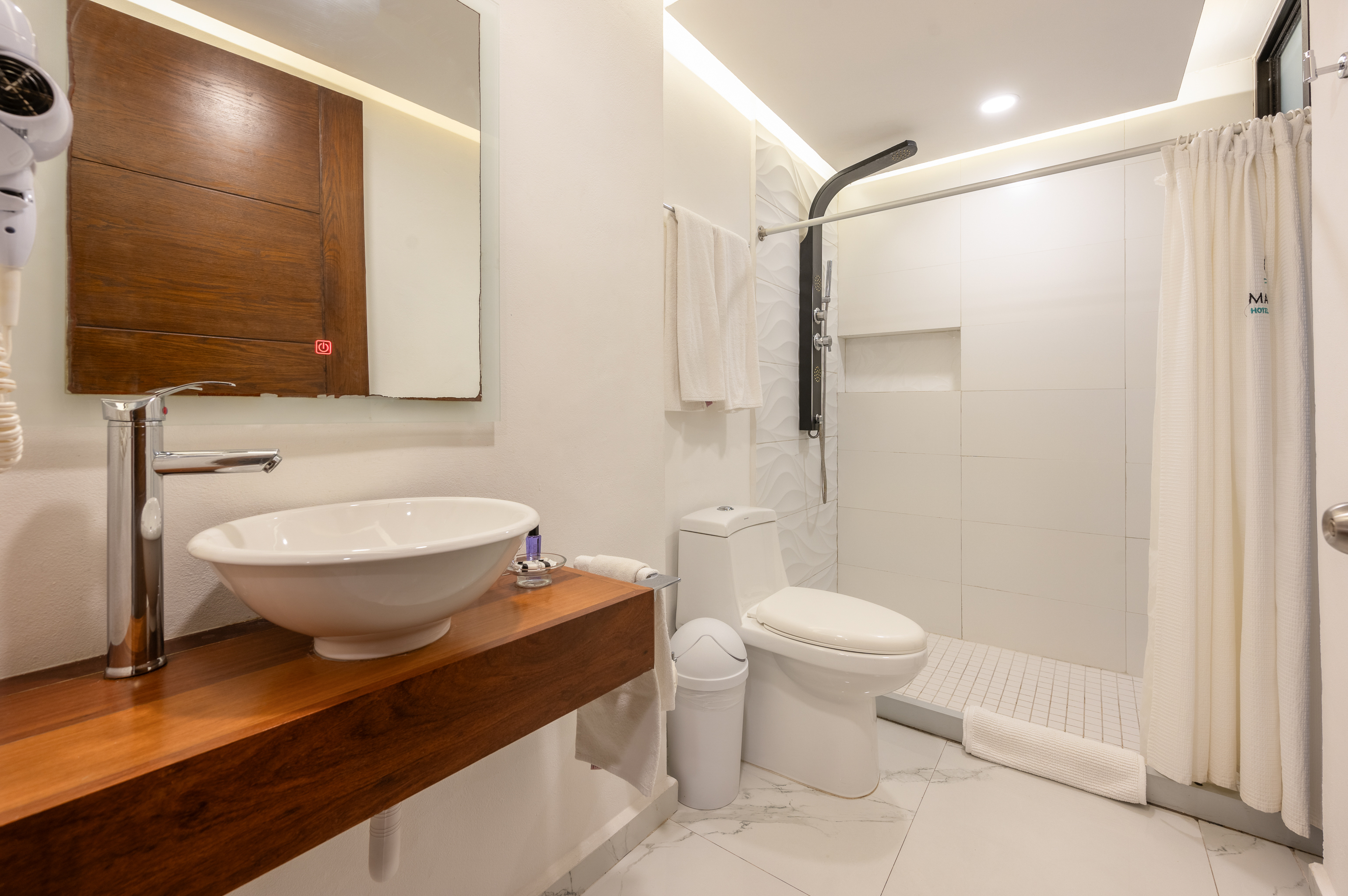 Double Deluxe Queen Bed