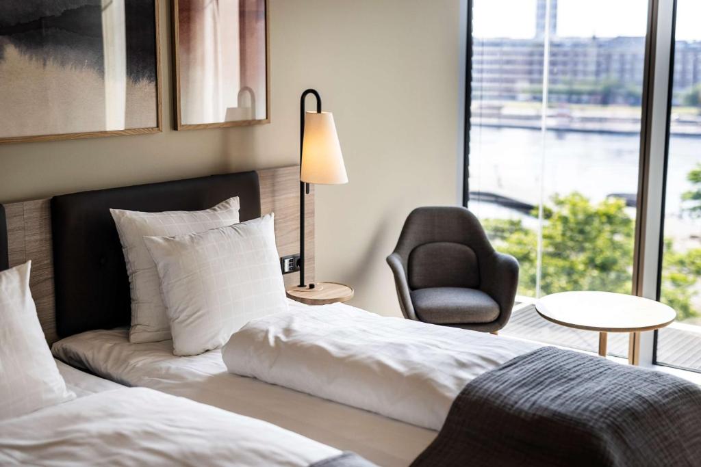 Double or Twin Standard