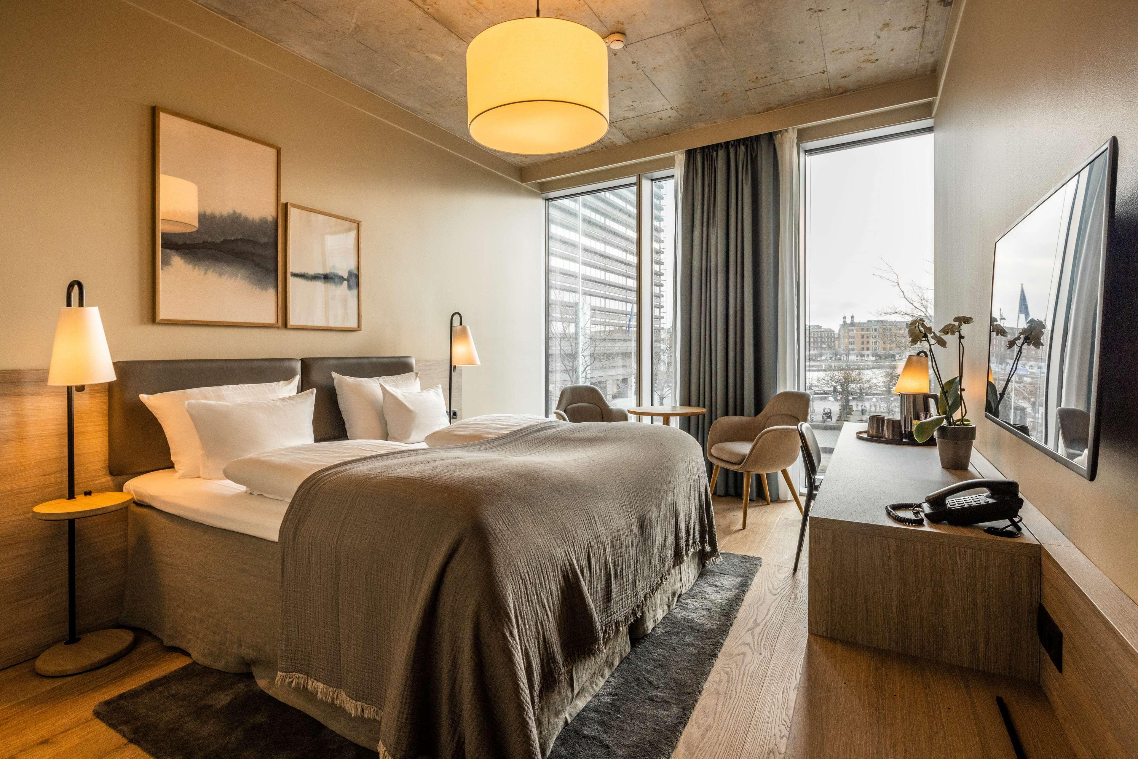 Double Superior King Bed