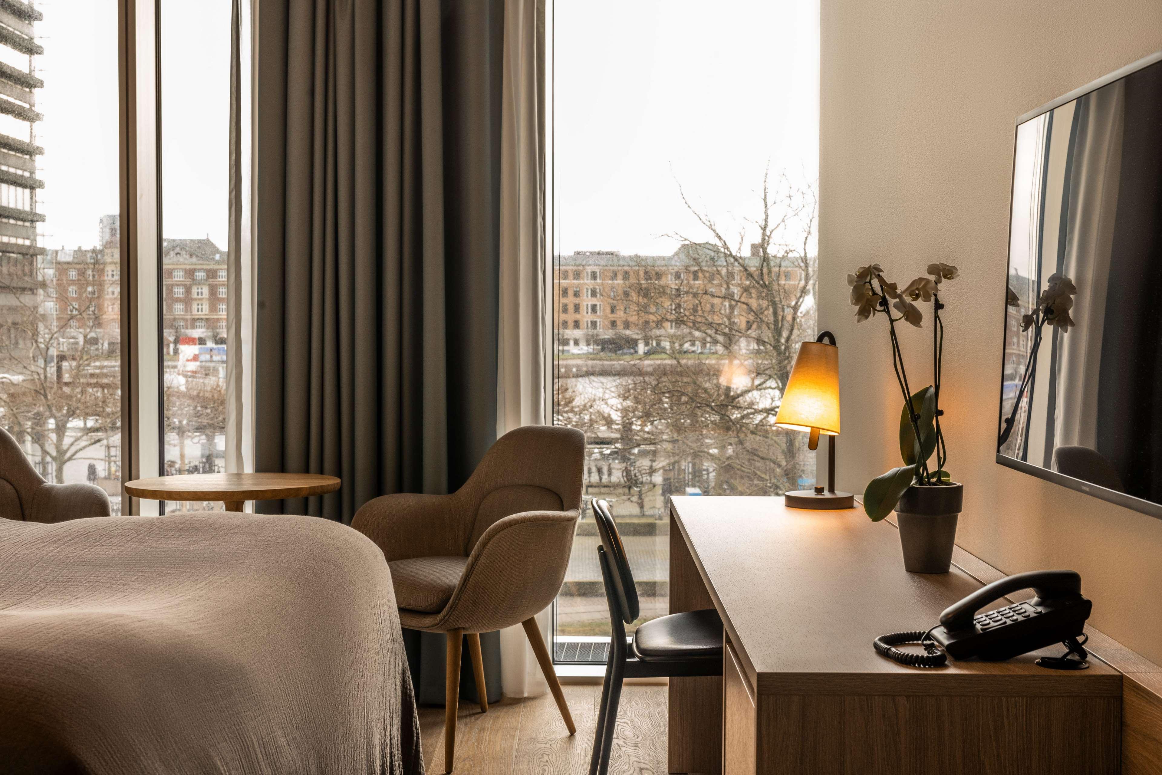 Double Single Superior King Bed