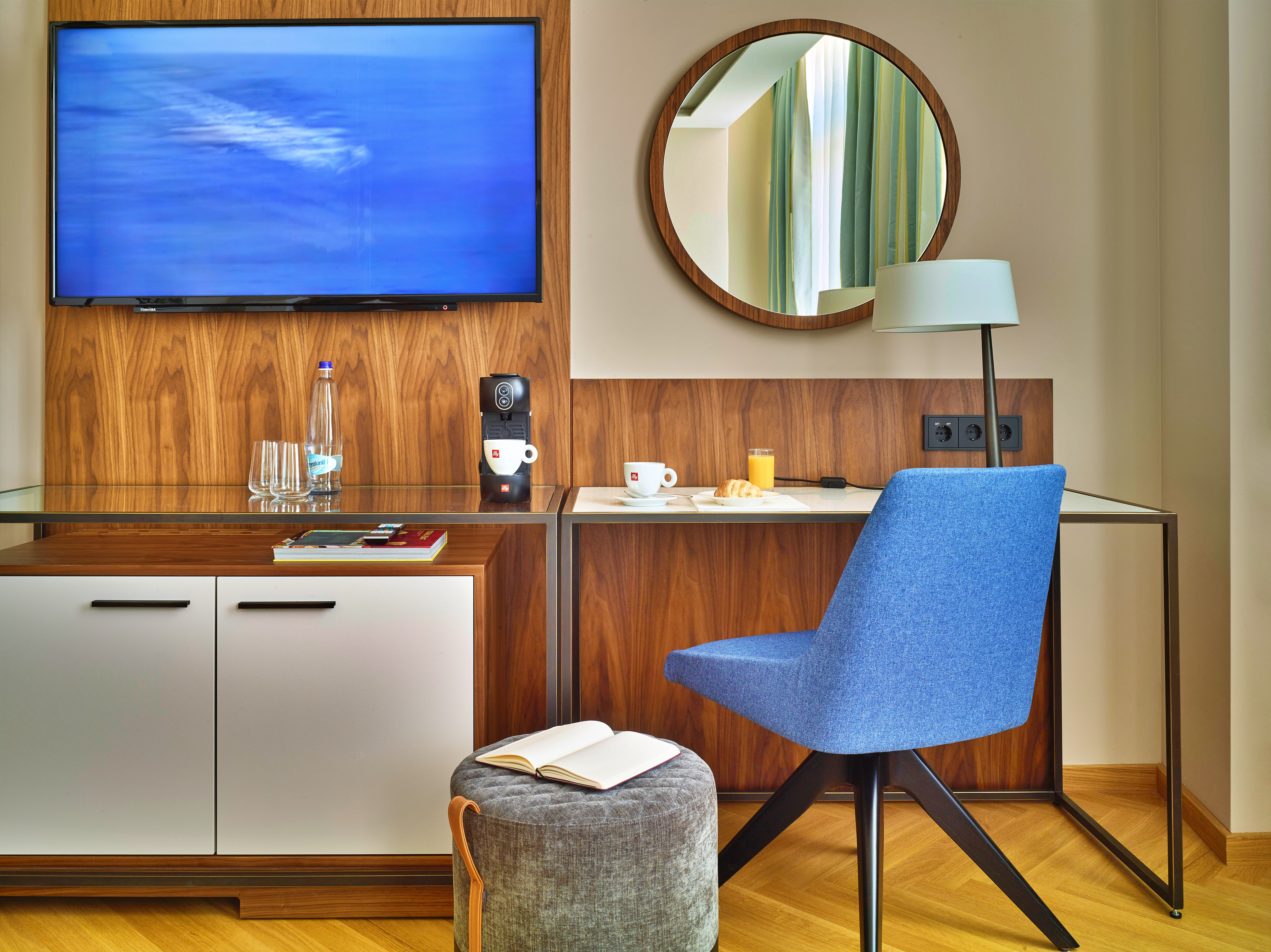 Double Single Classic with Balcony