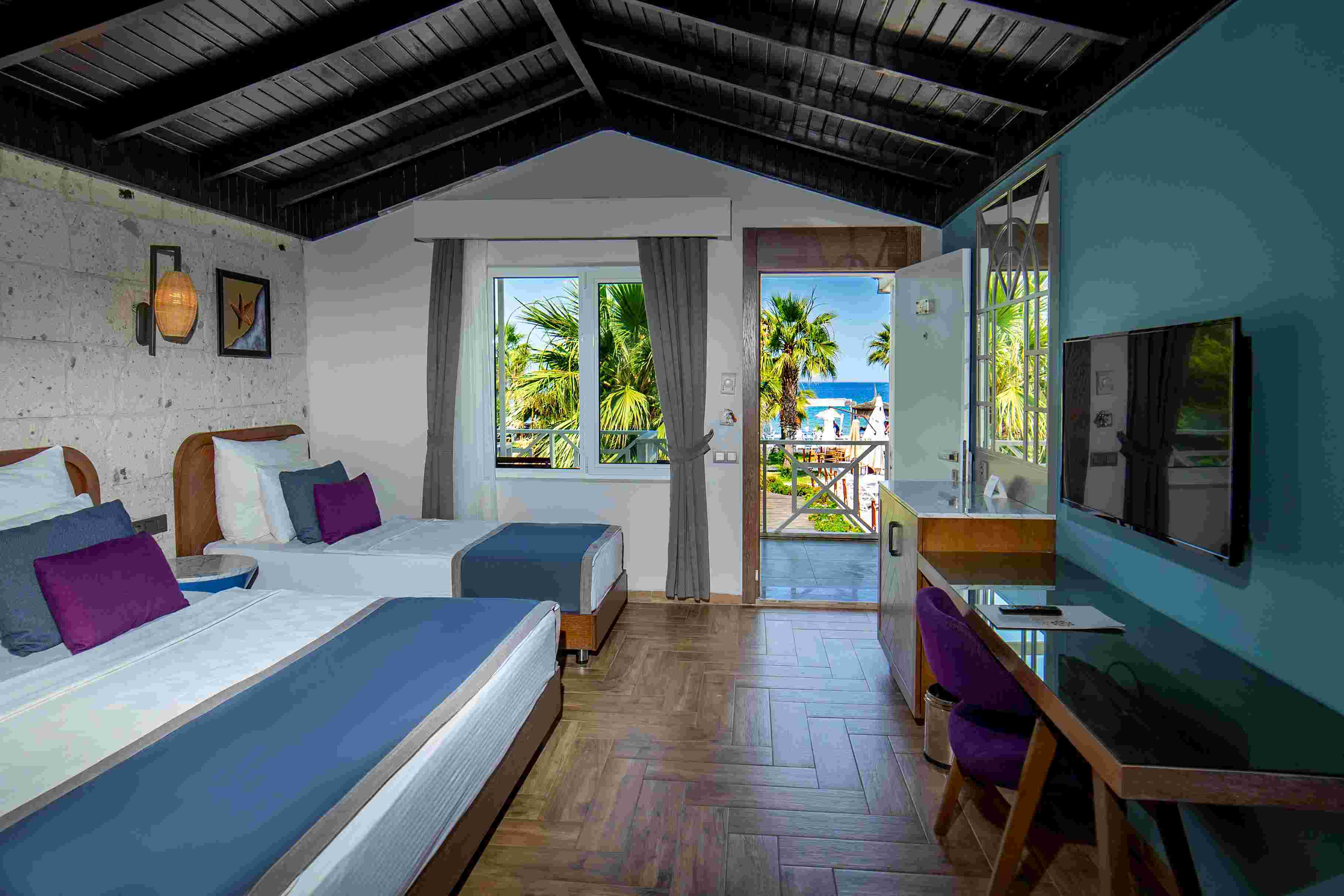 Double Single Deluxe Sea View