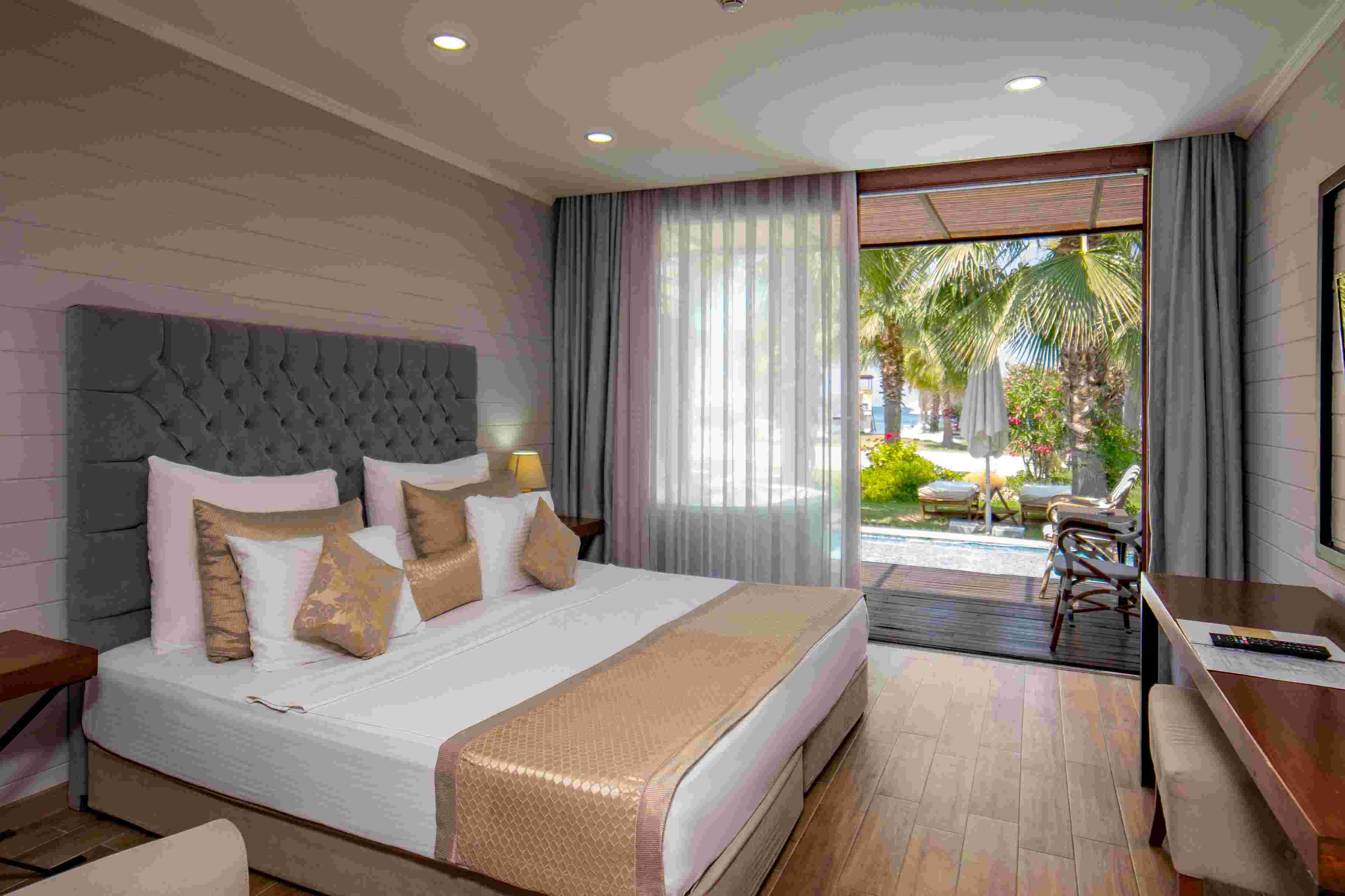 Double Single with Jacuzzi