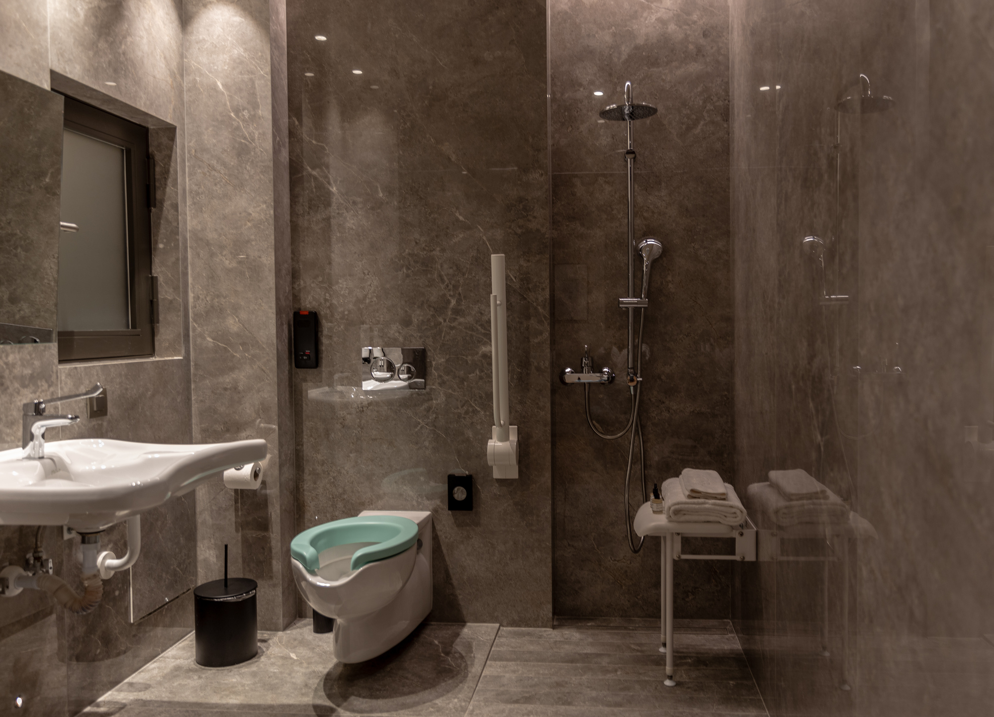 Double Accessible-queen Size Bed