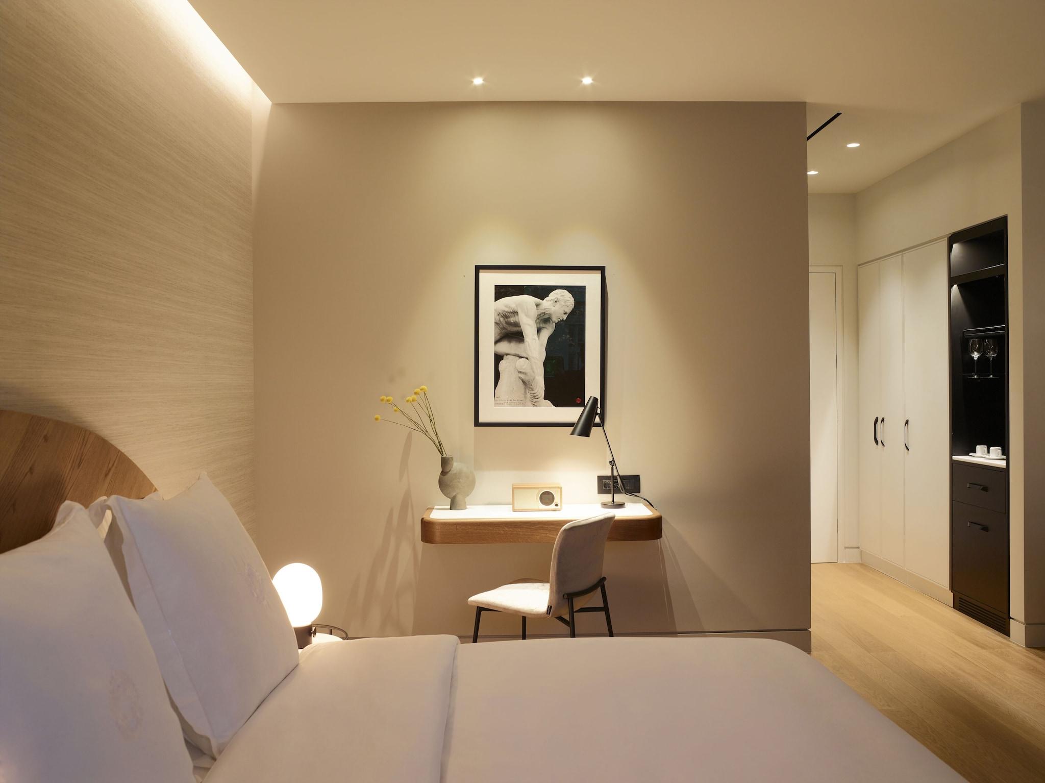 Double Classic King Bed