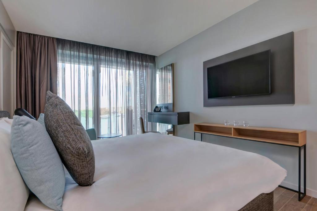 Double or Twin Superior