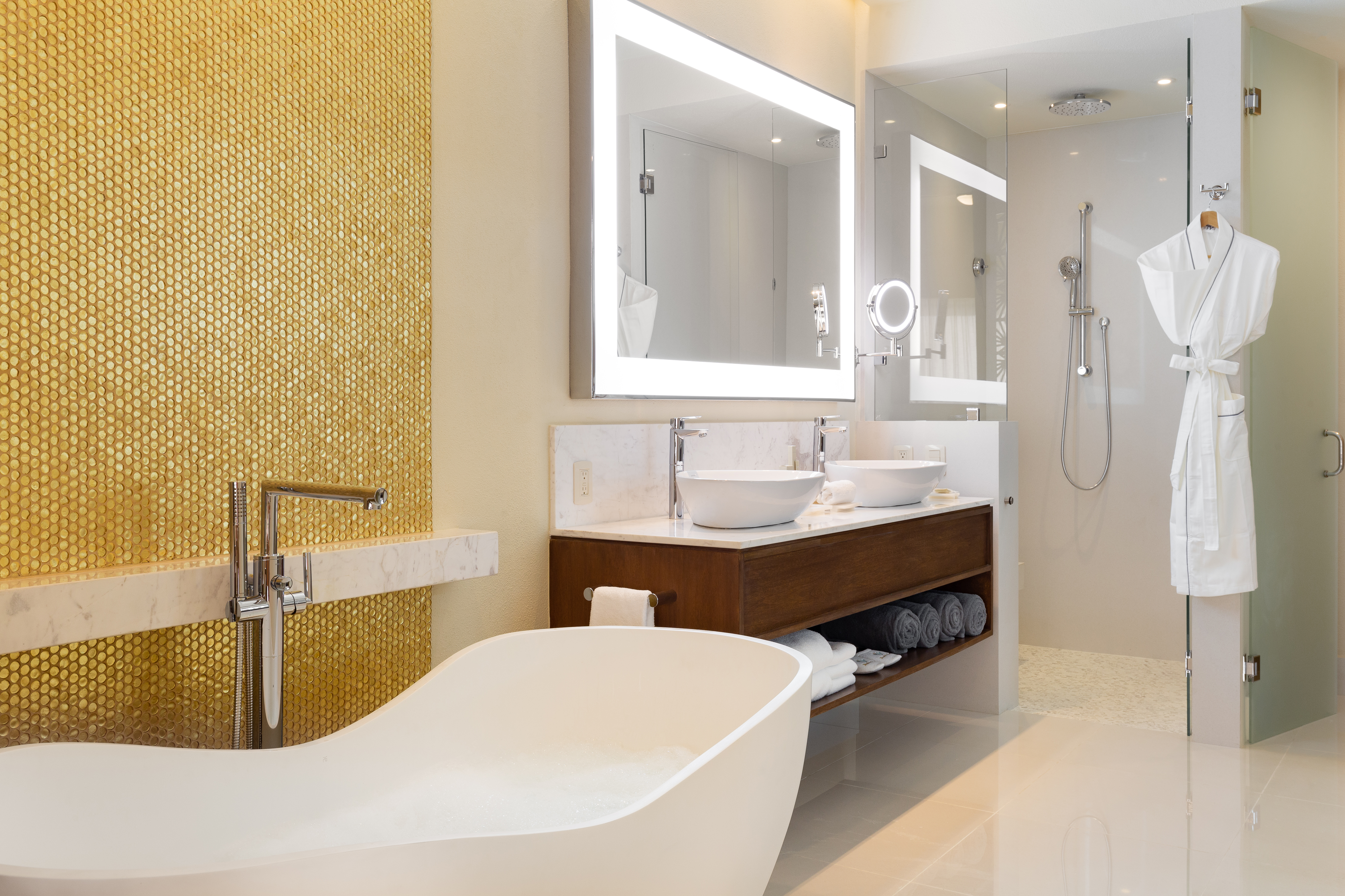 Suite Pool View One Bedroom