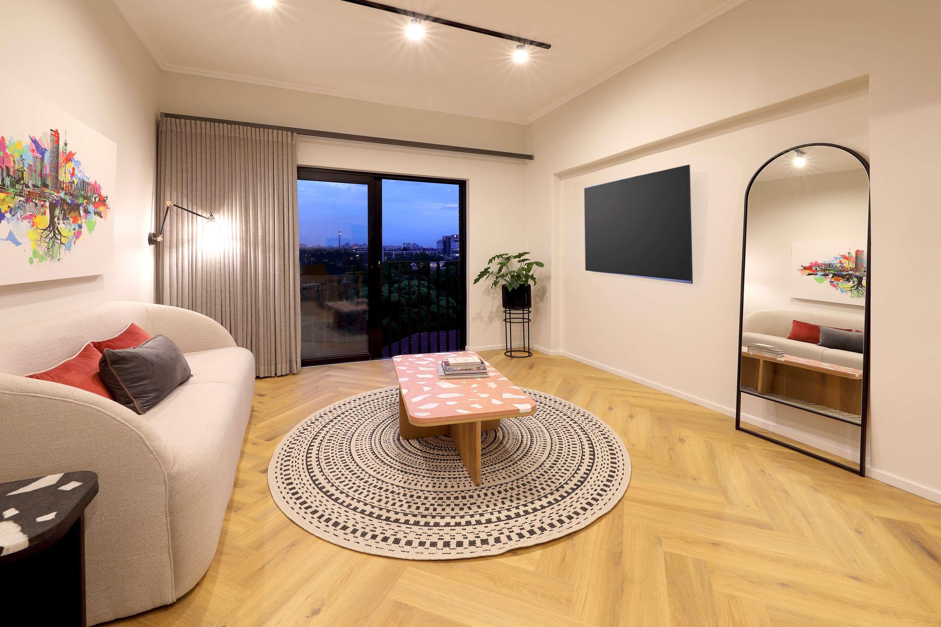 Studio King Size Bed