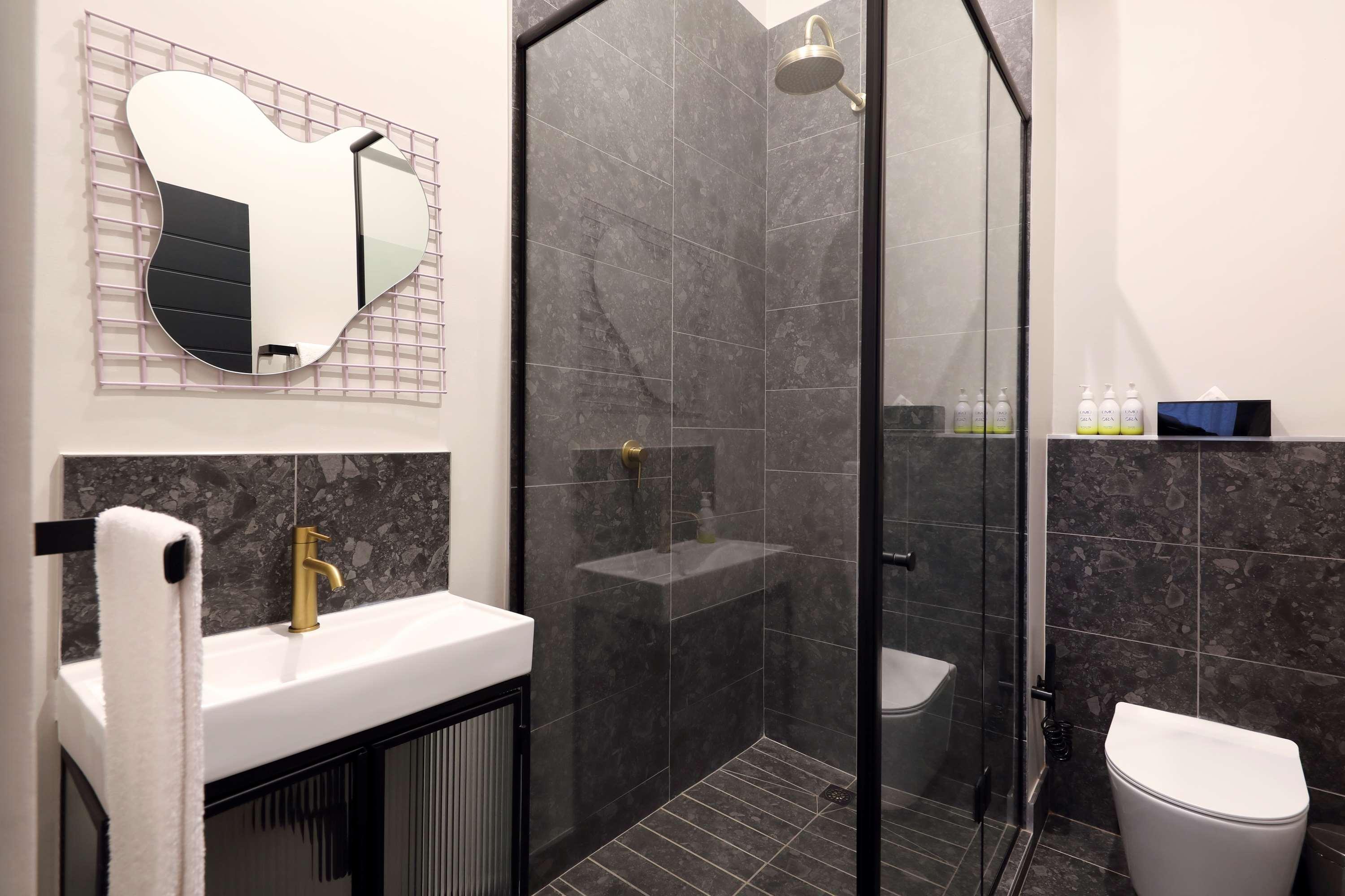 Studio King Size Bed