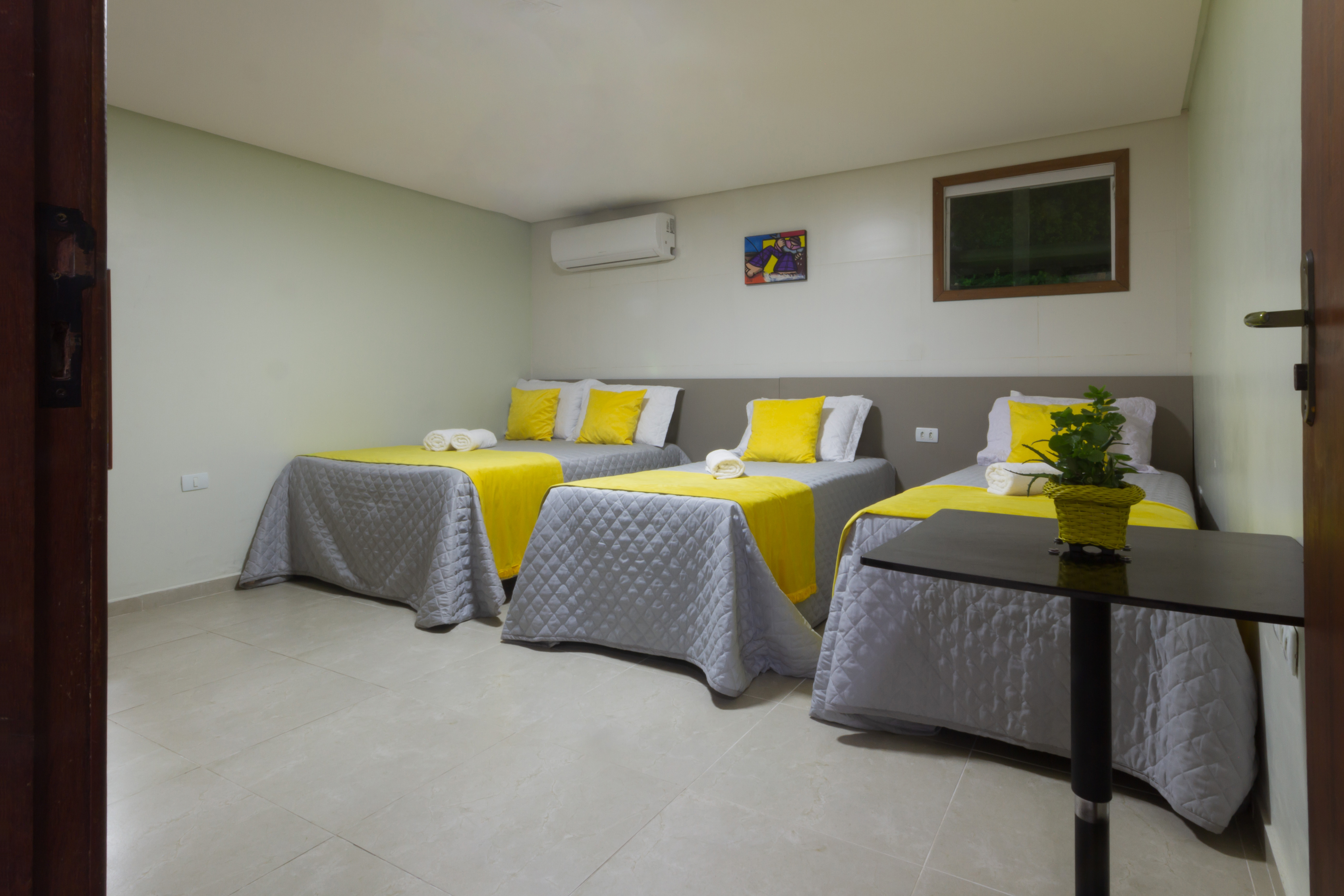 Family Room Capacity 4