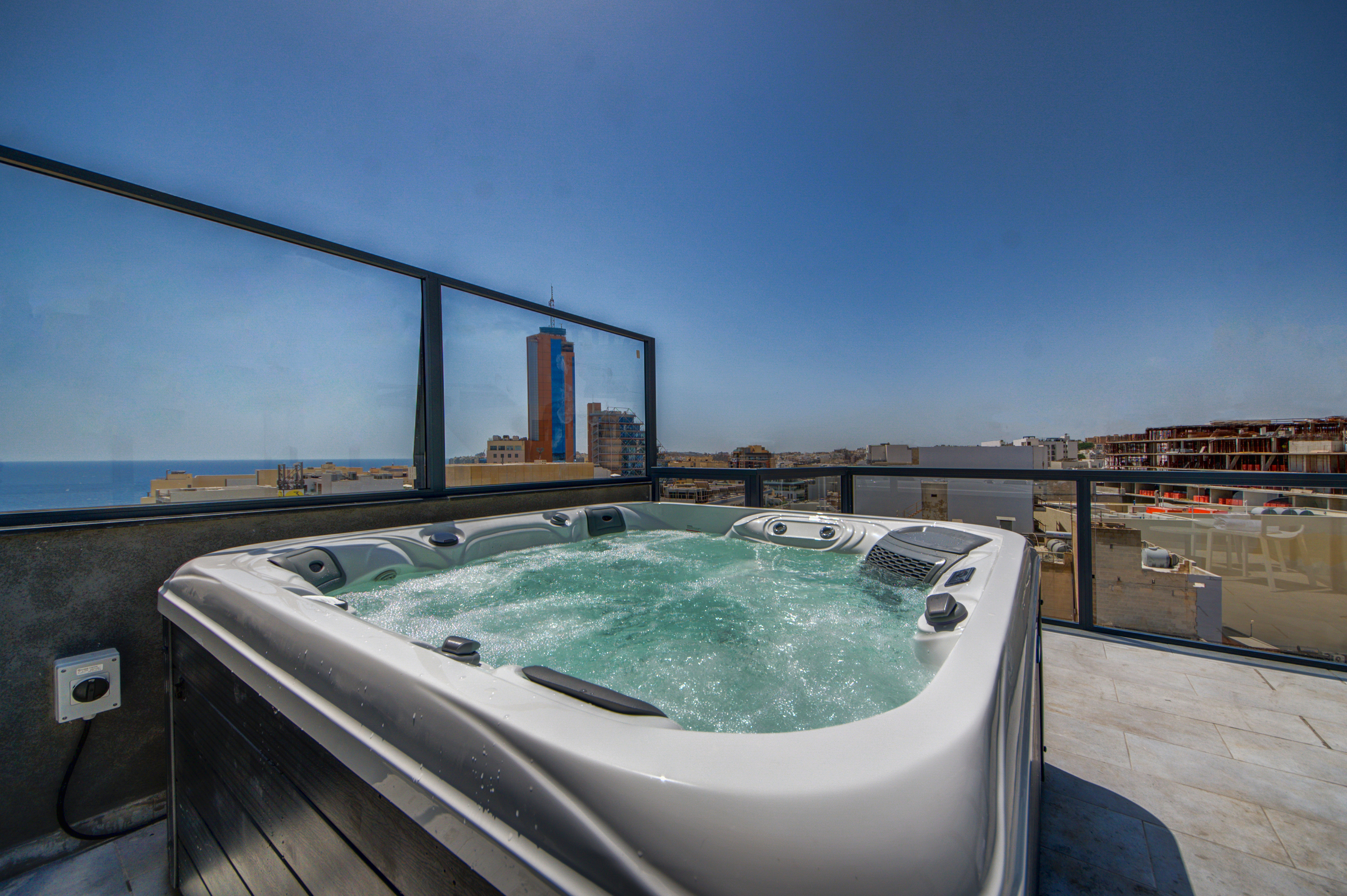Double or Twin Deluxe with Jacuzzi