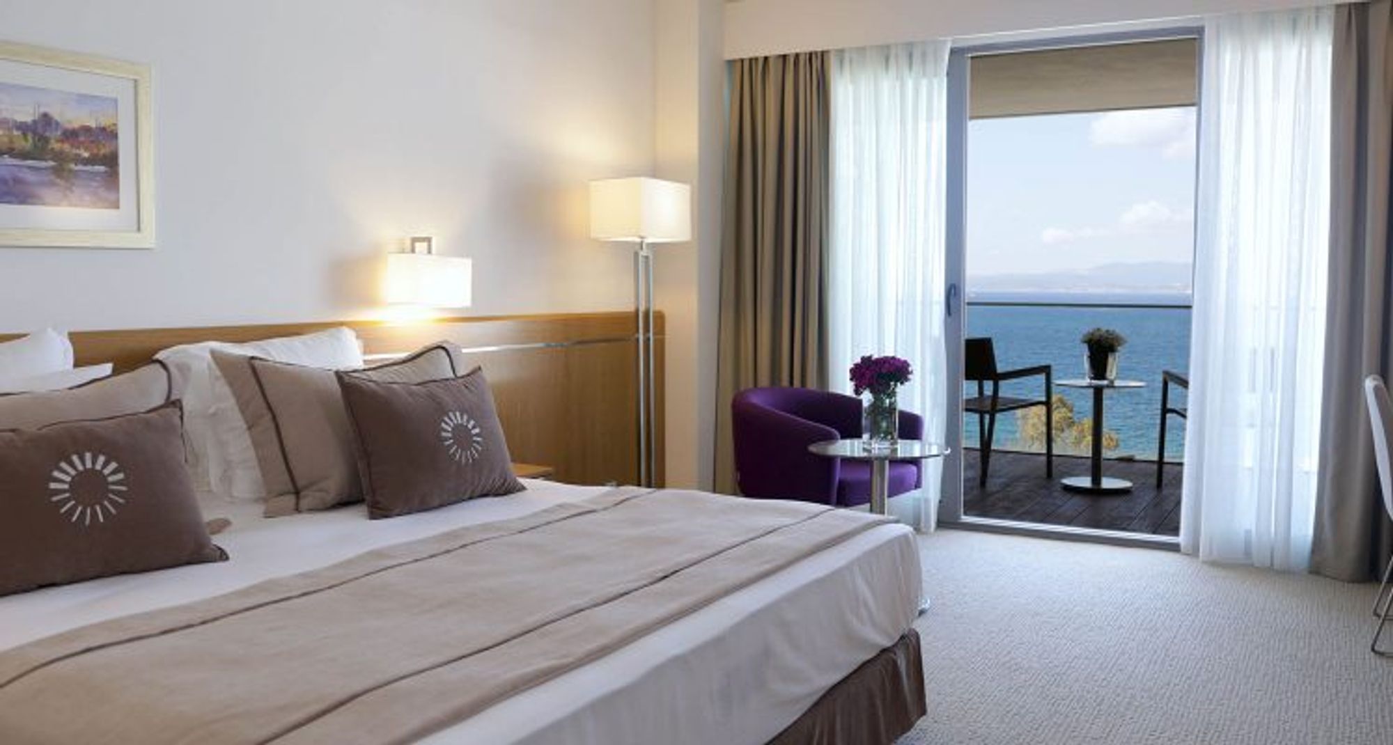 Room Connecting Room