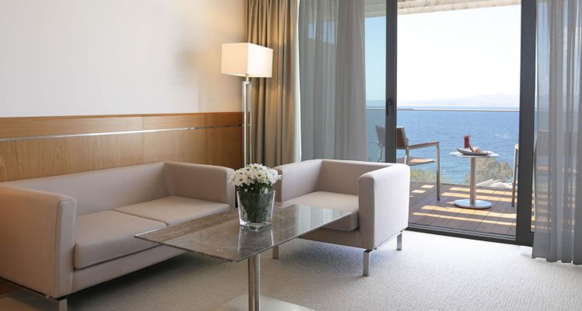 Room Connecting Room