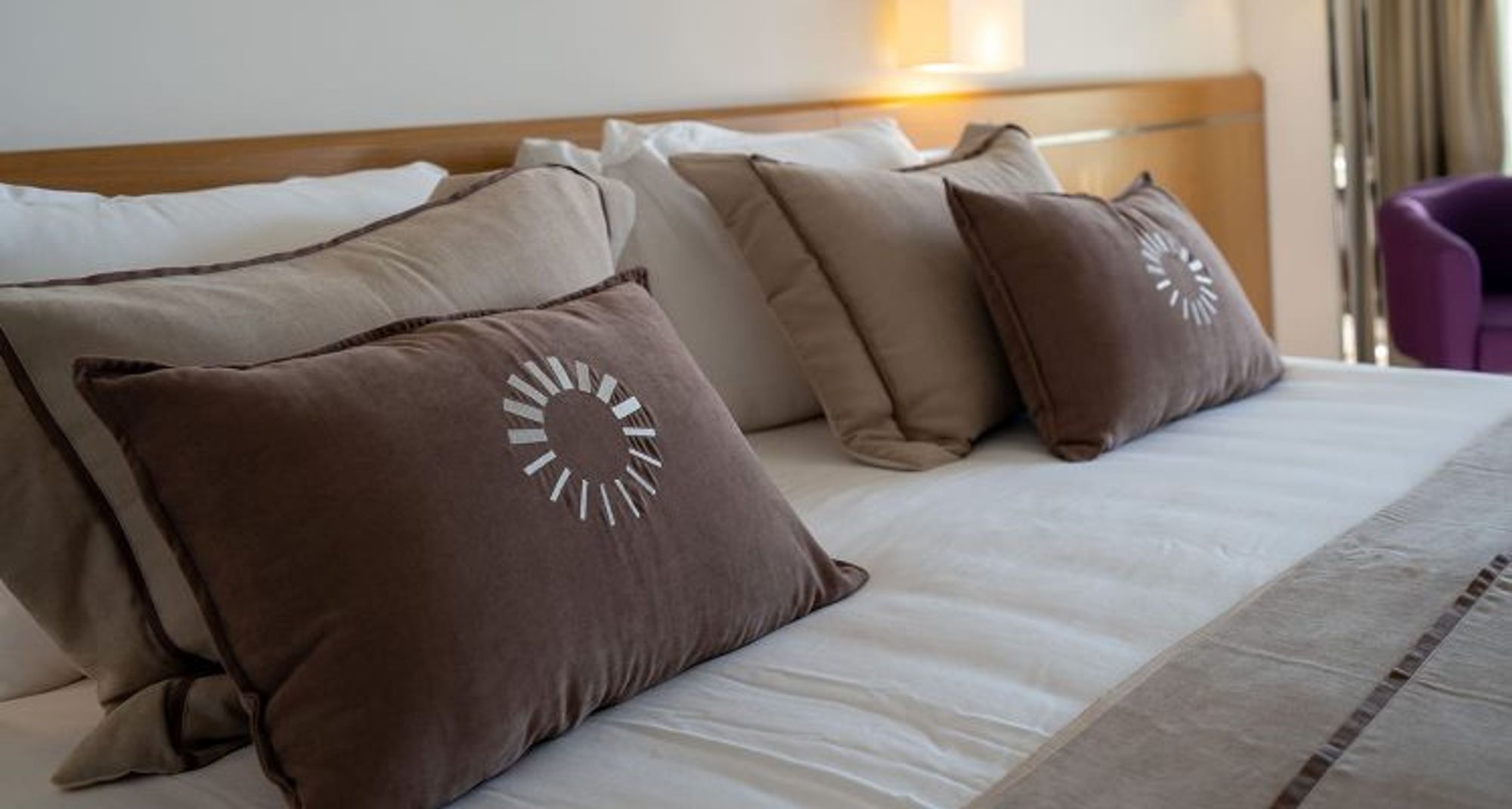 Room Connecting Room