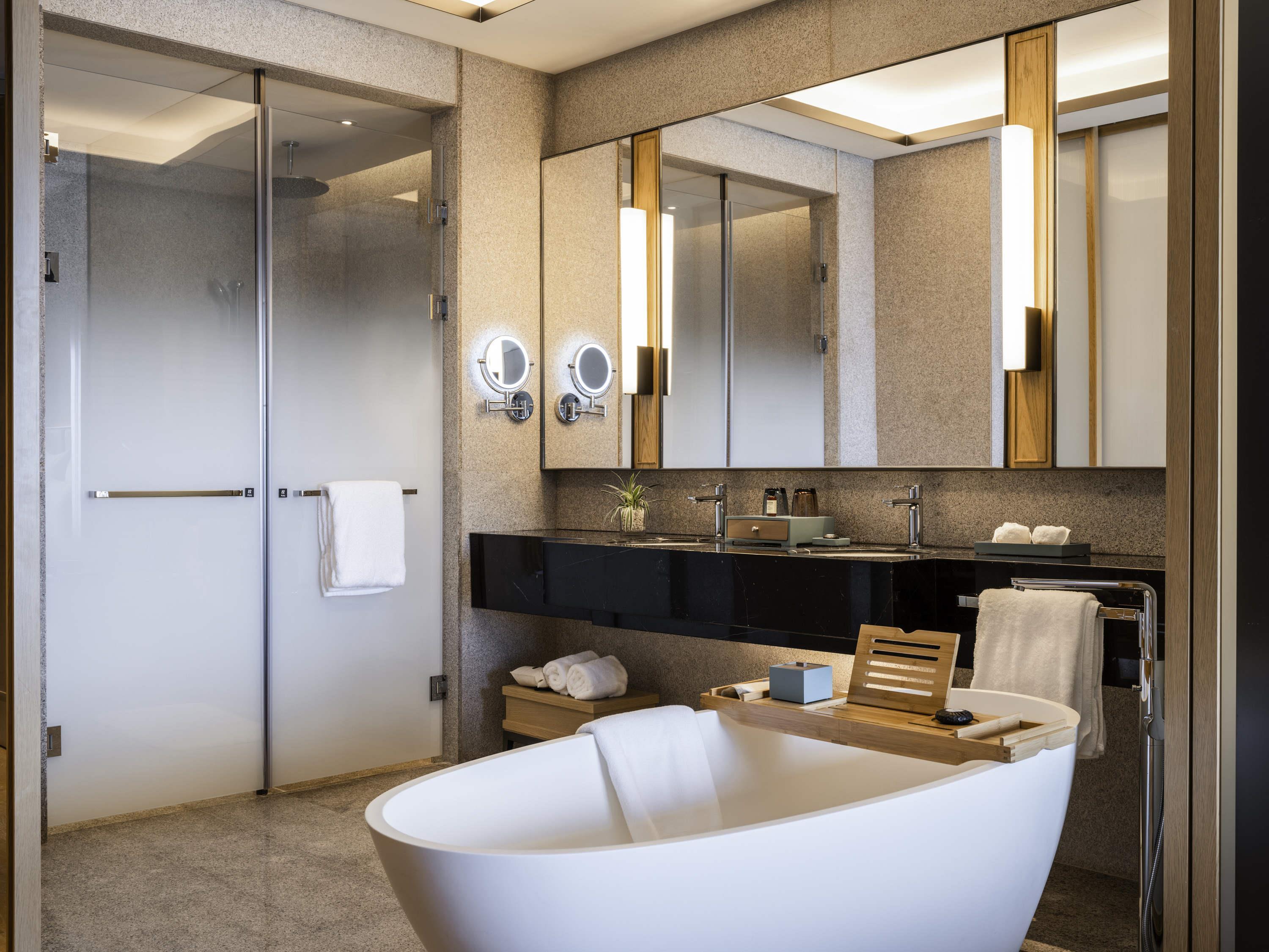 Double Deluxe King Bed