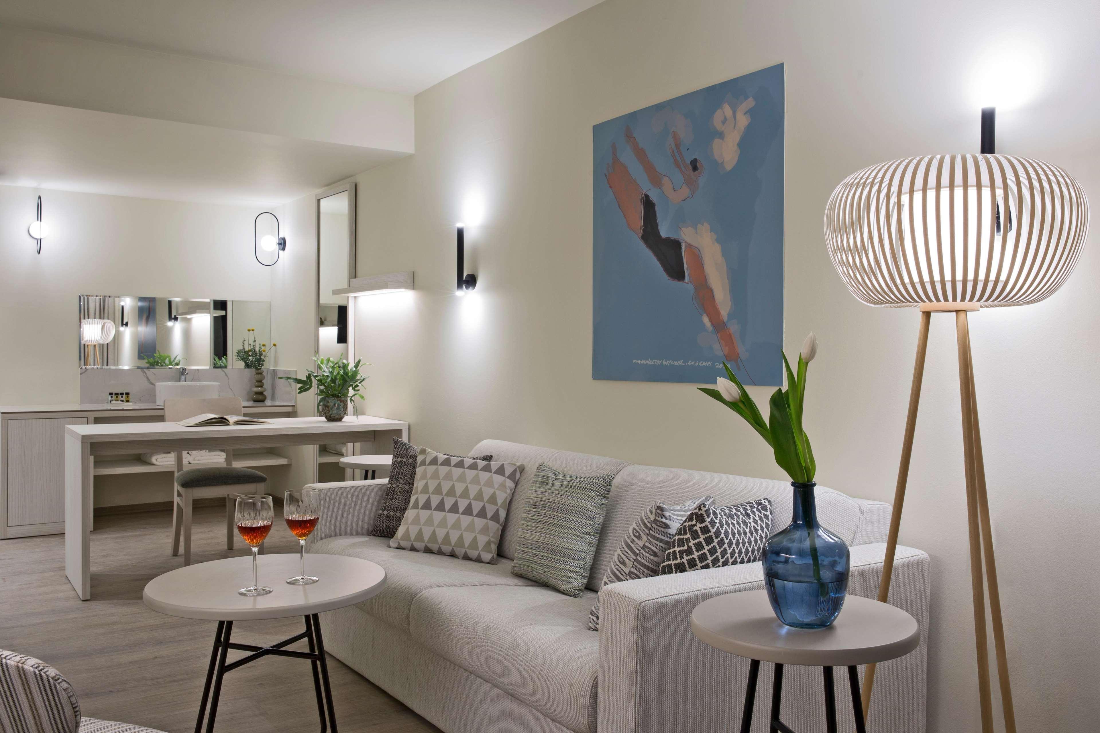 Family Room Pool View Two Bedrooms