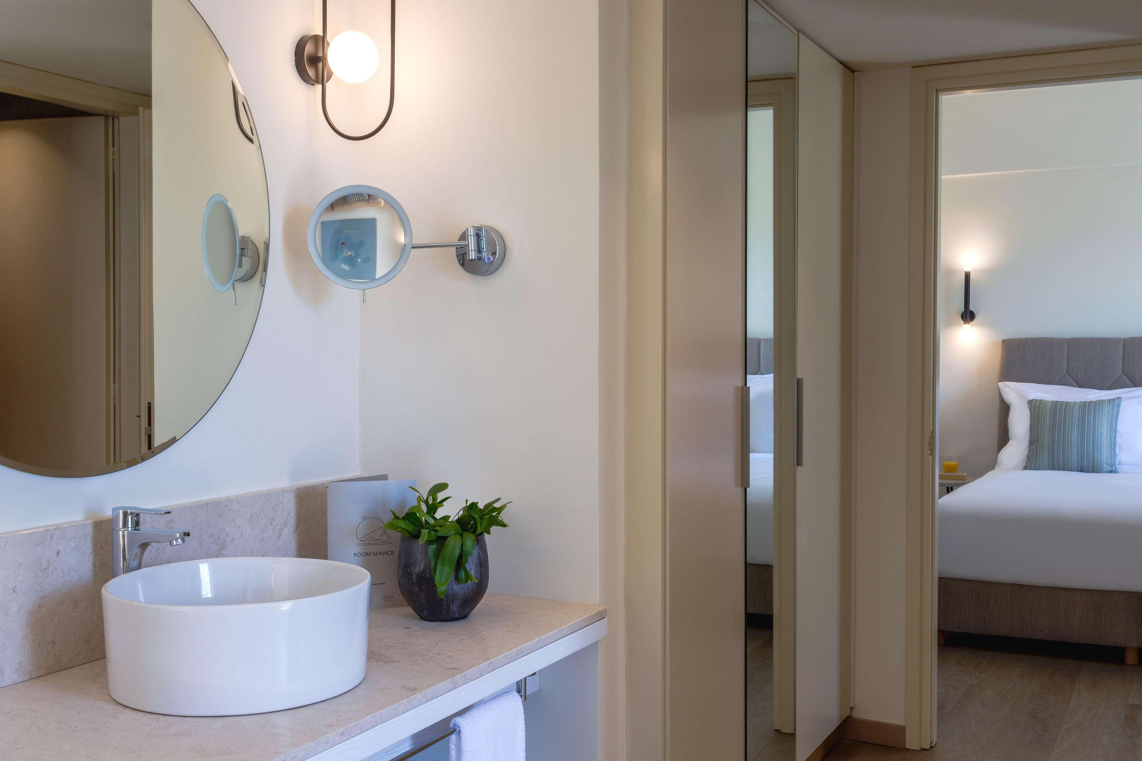 Family Room Pool View Two Bedrooms