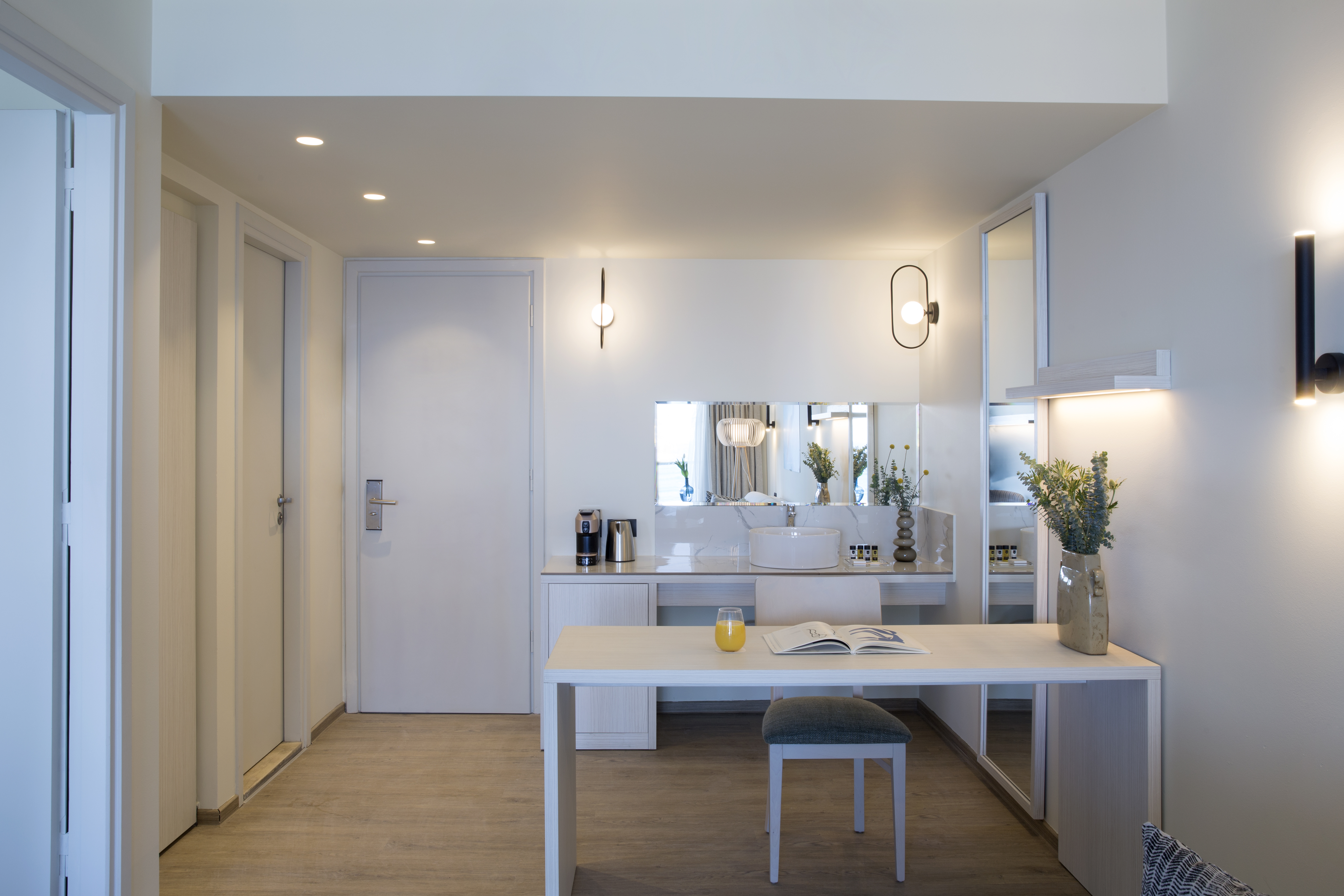 Family Room Pool View Two Bedrooms